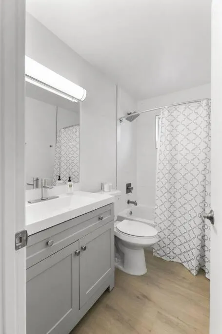 Contemporary Condo in Central Biltmore