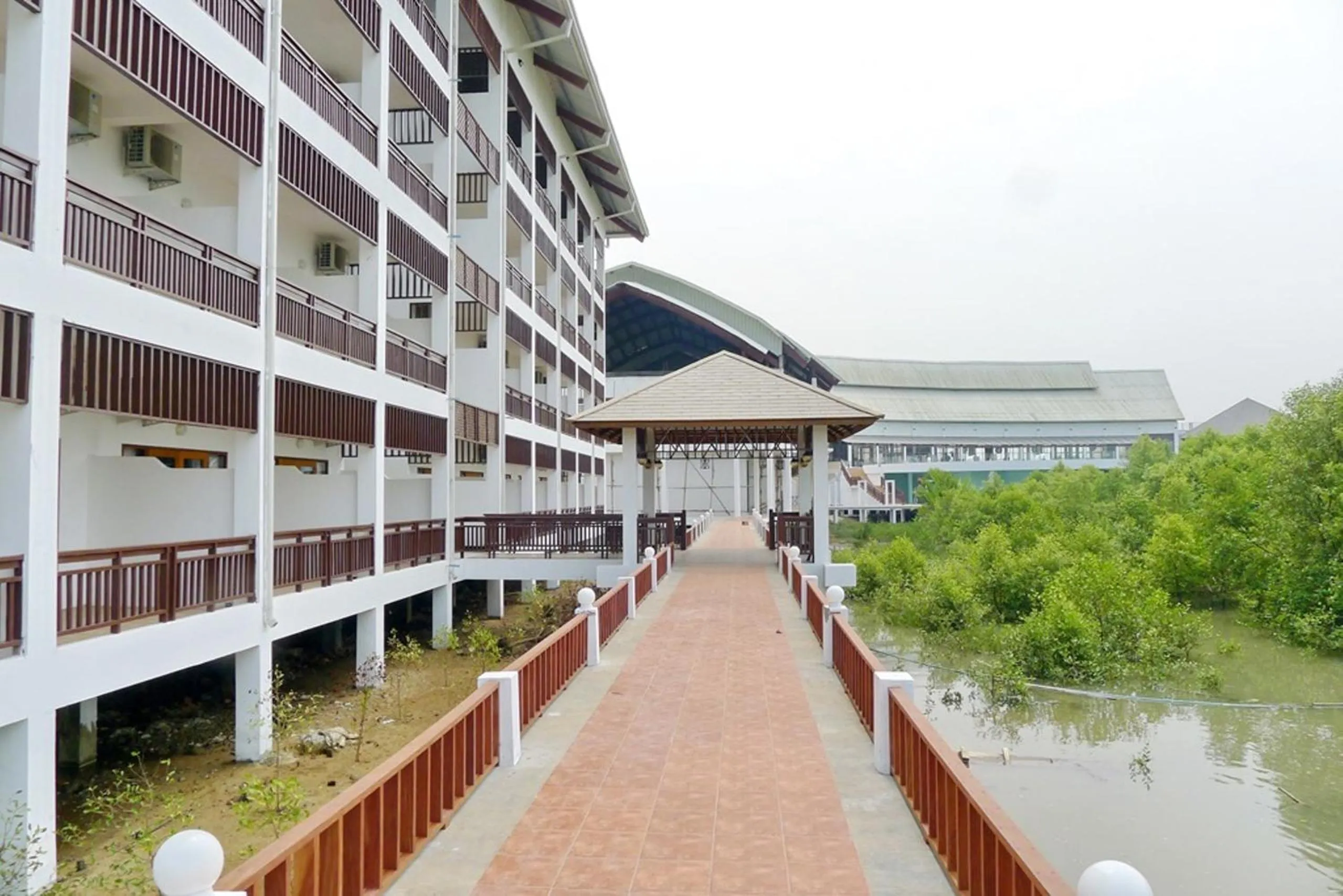 Property building in Pearl Laguna Resort