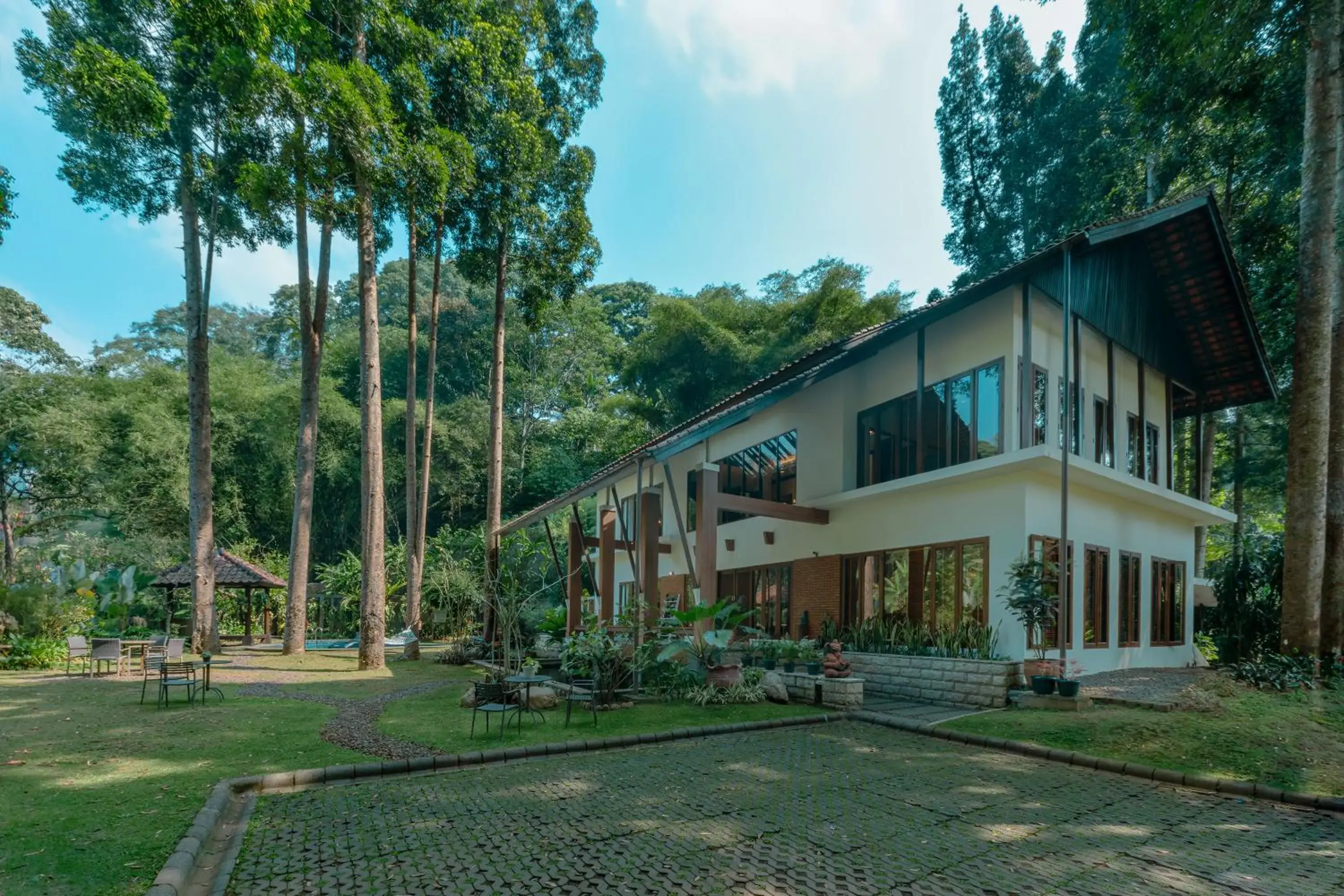 Property building in Plataran Puncak Residences Property building in Plataran Puncak Residences