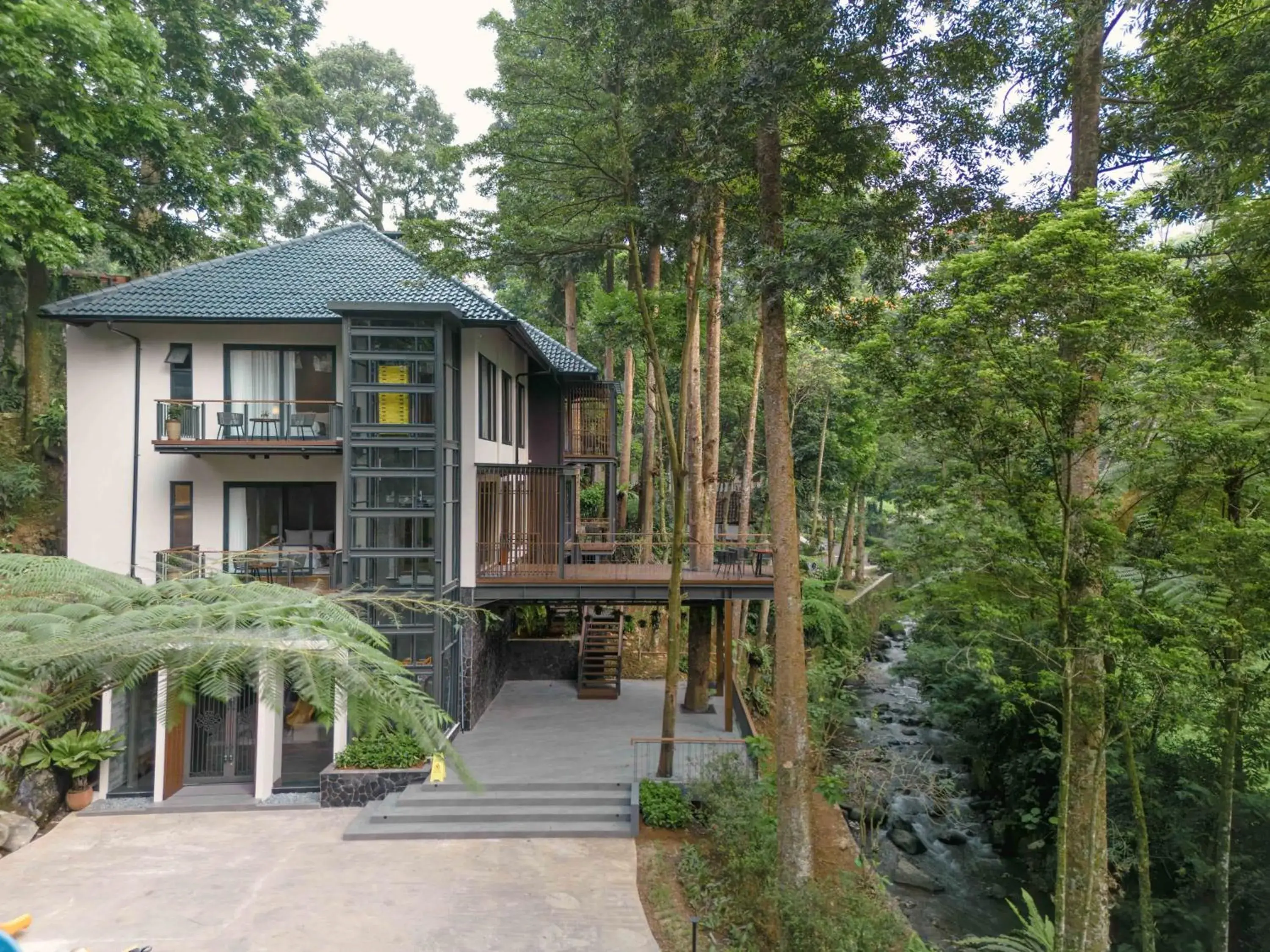 Property building in Plataran Puncak Residences Property building in Plataran Puncak Residences