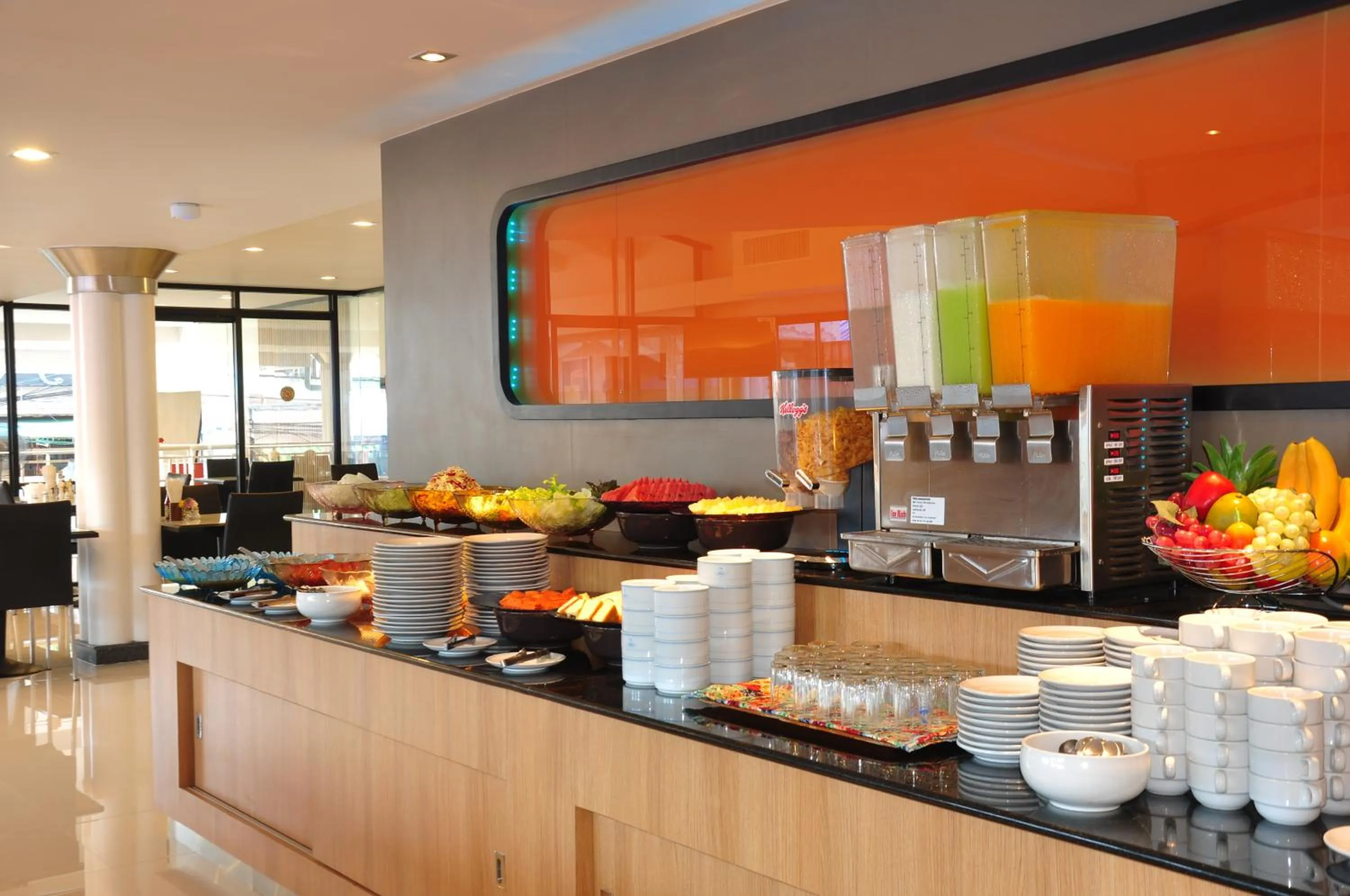 Restaurant/places to eat in Flipper Lodge Hotel - SHA Extra Plus