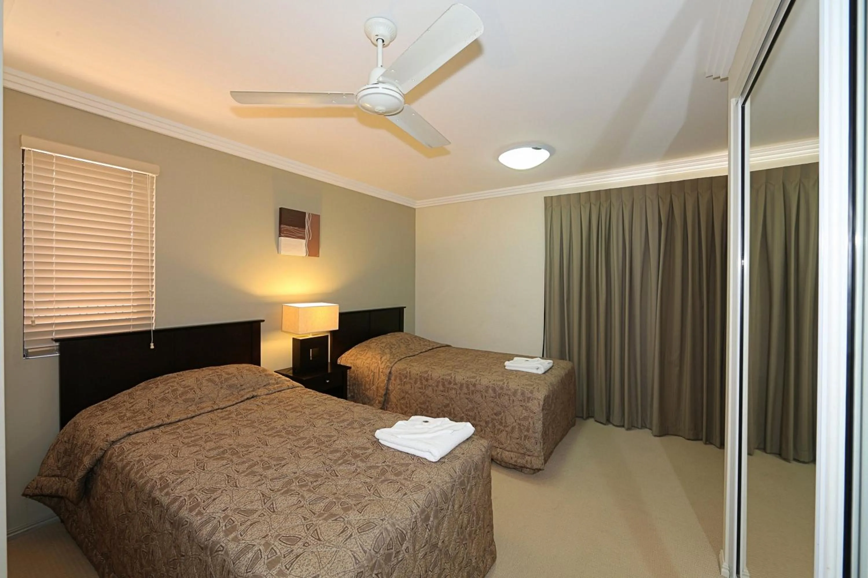 Bedroom, Bed in Pacific Reef by Kacys
