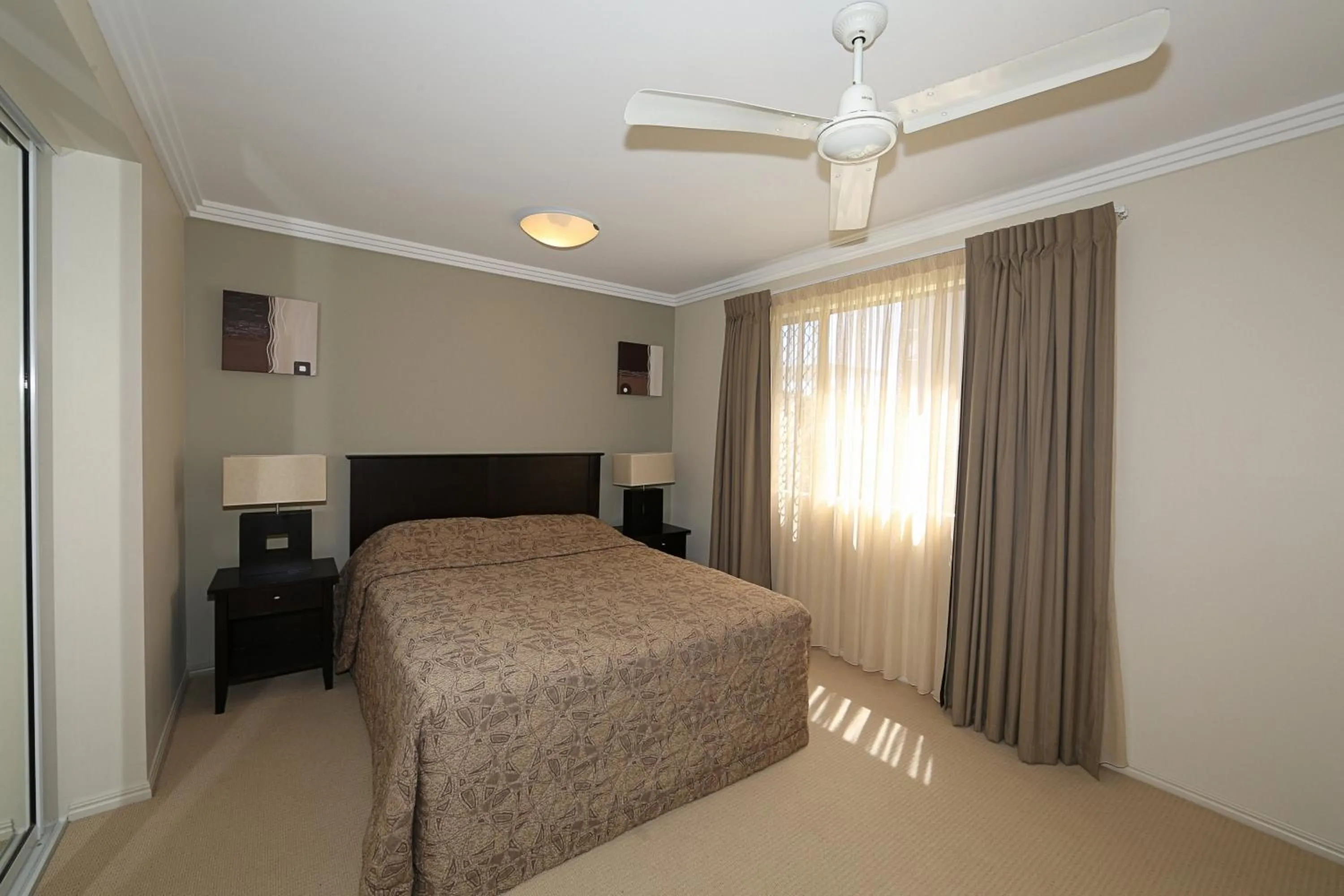 Bedroom, Bed in Pacific Reef by Kacys