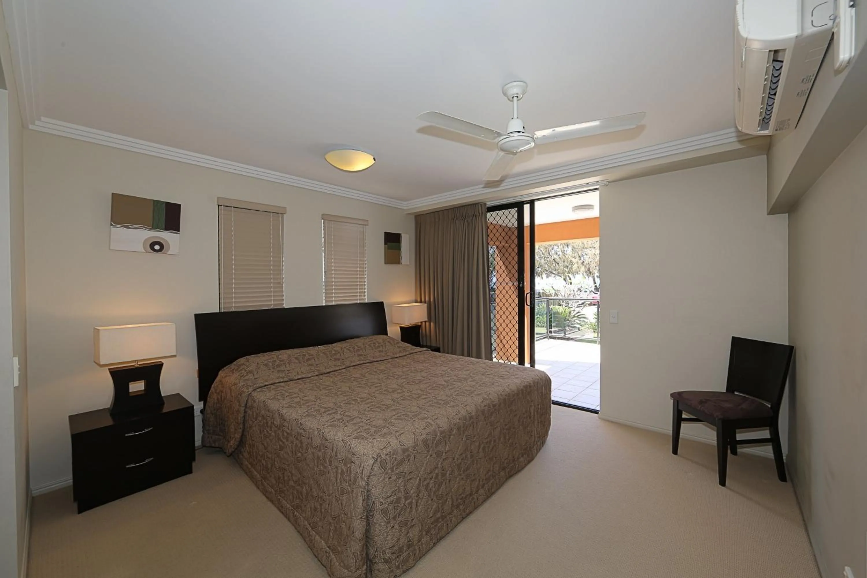 Bedroom, Bed in Pacific Reef by Kacys