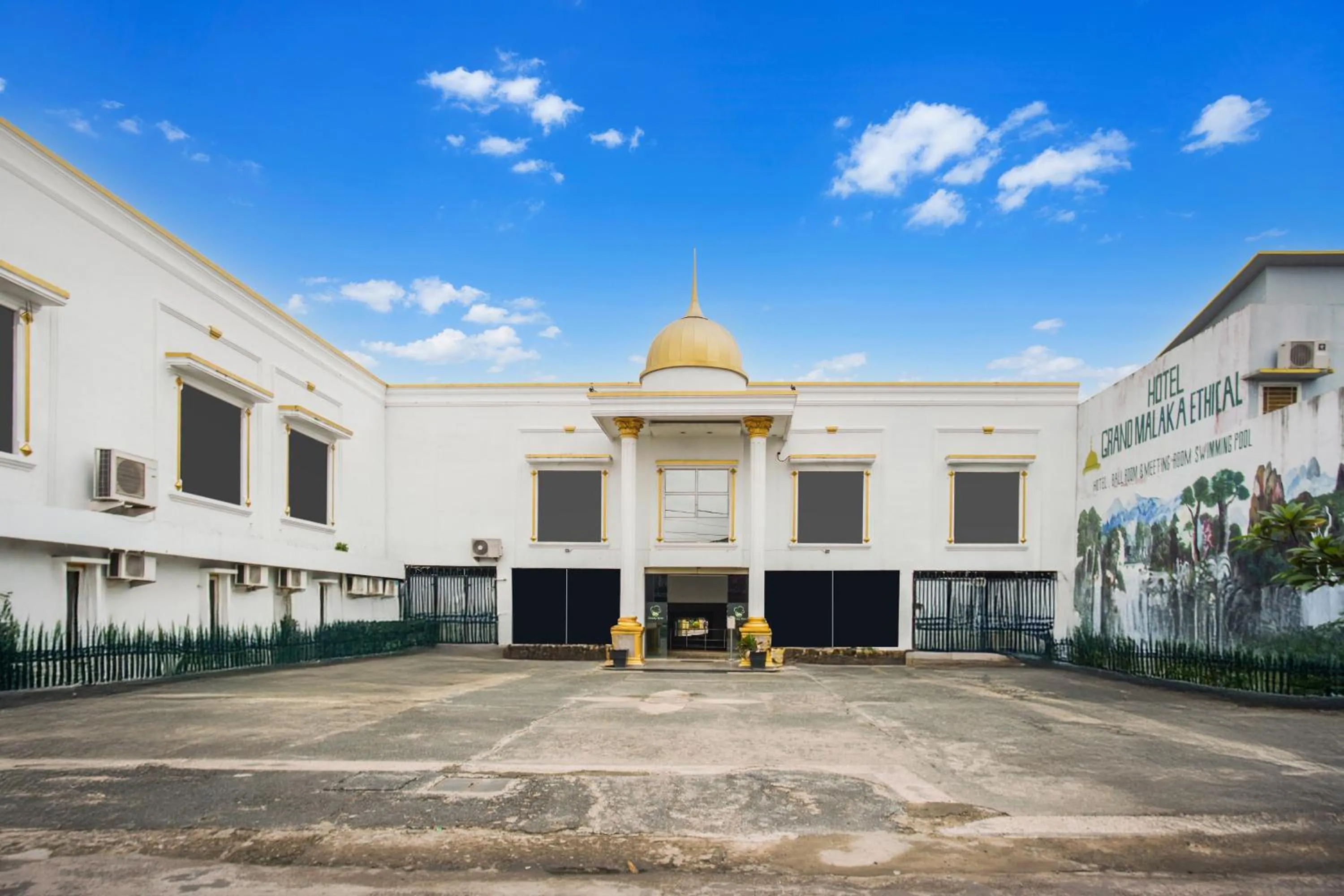 Facade/entrance in Townhouse Oak Ilir Timur I Near Ptc Mall