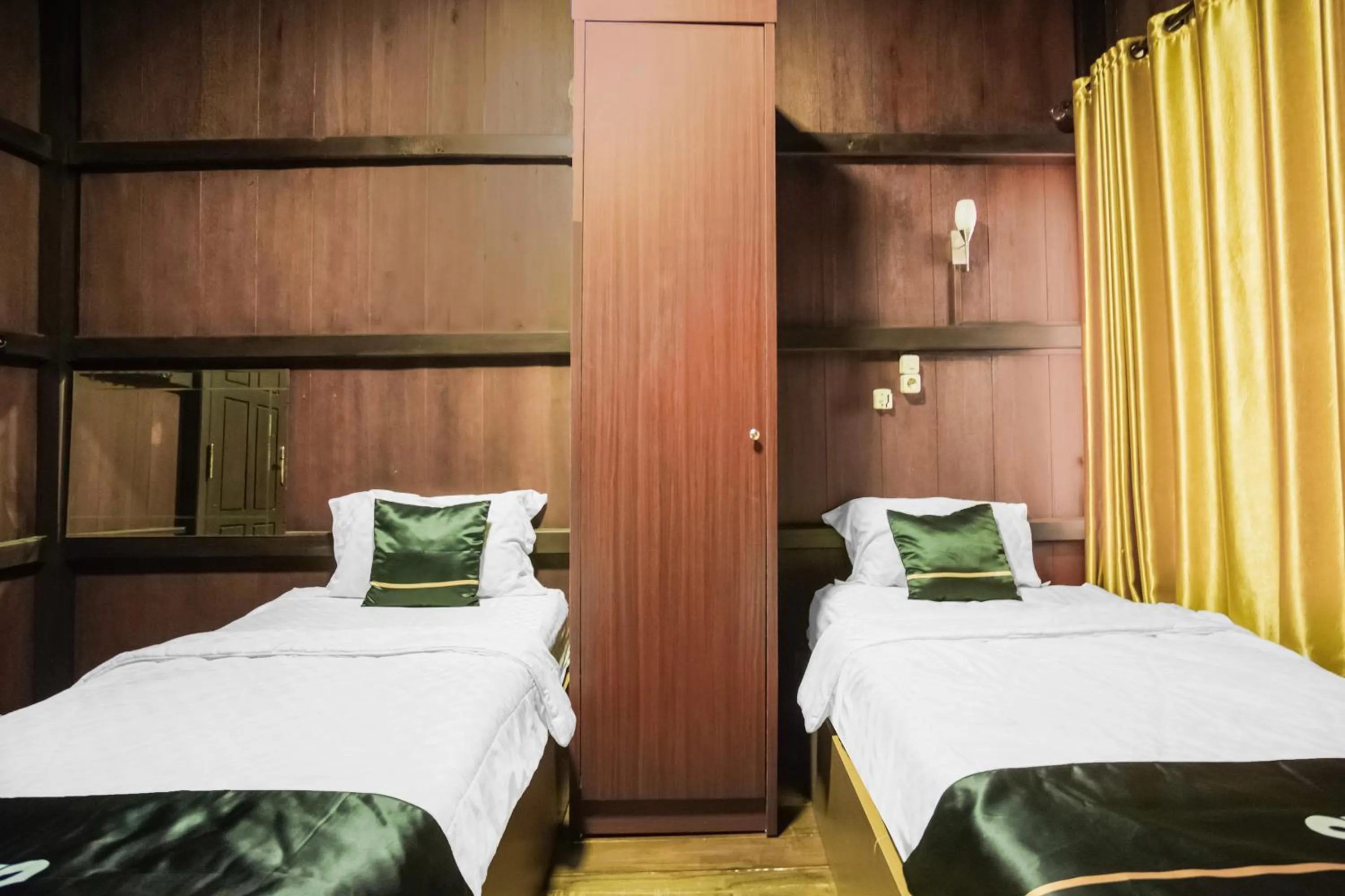 Bed in Townhouse Oak Ilir Timur I Near Ptc Mall