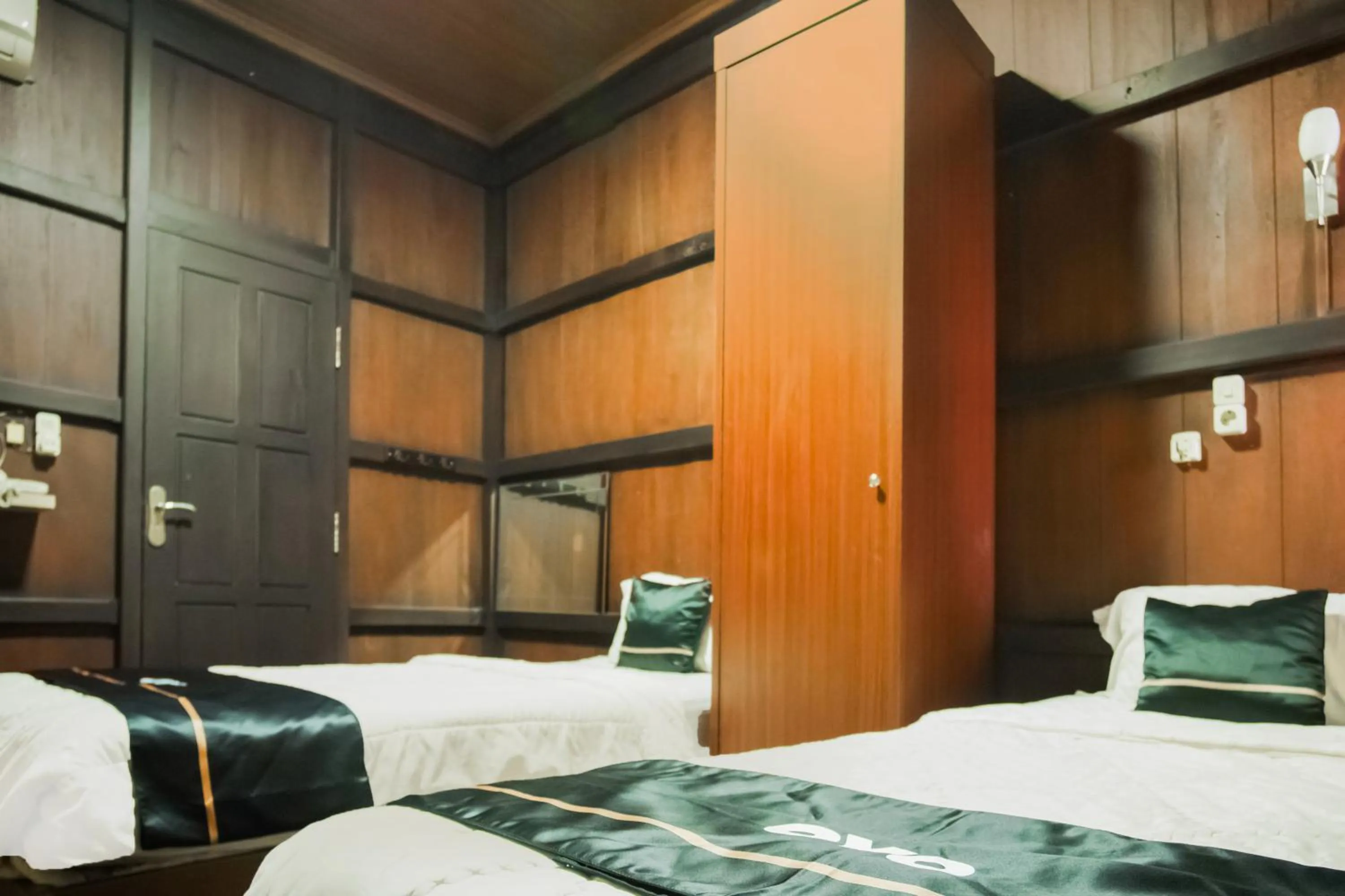 Bed in Townhouse Oak Ilir Timur I Near Ptc Mall