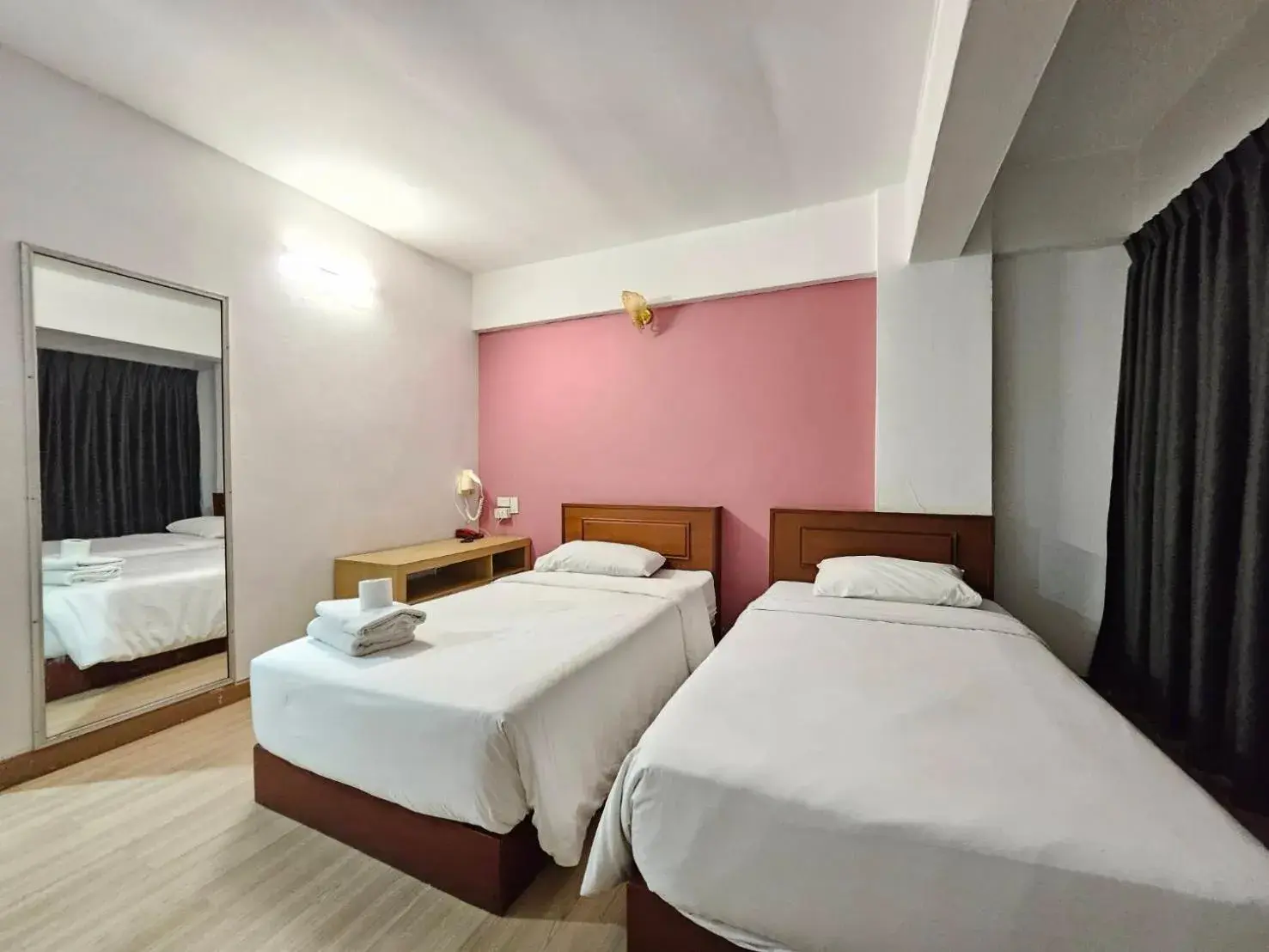 Bed in Crown BTS Nana Hotel Bed in Crown BTS Nana Hotel