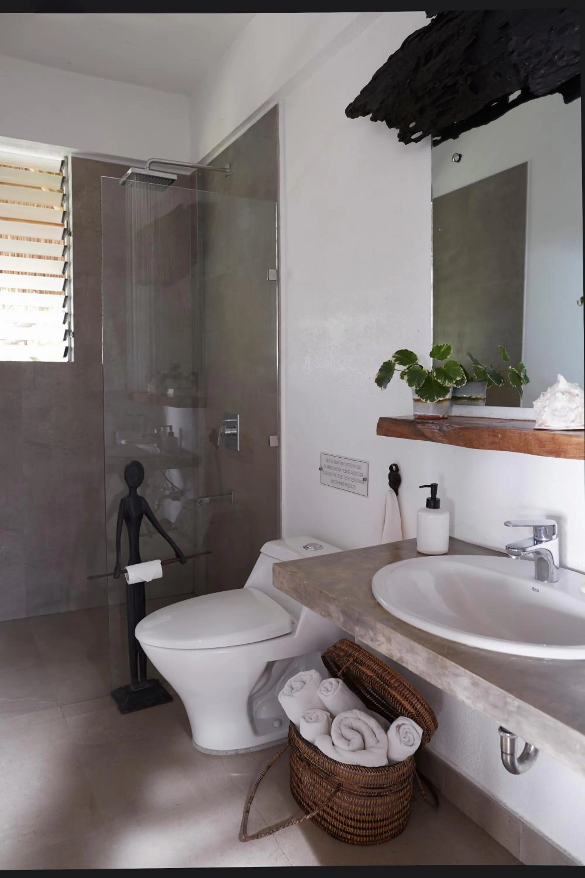 Bathroom in Diniview Villa Resort