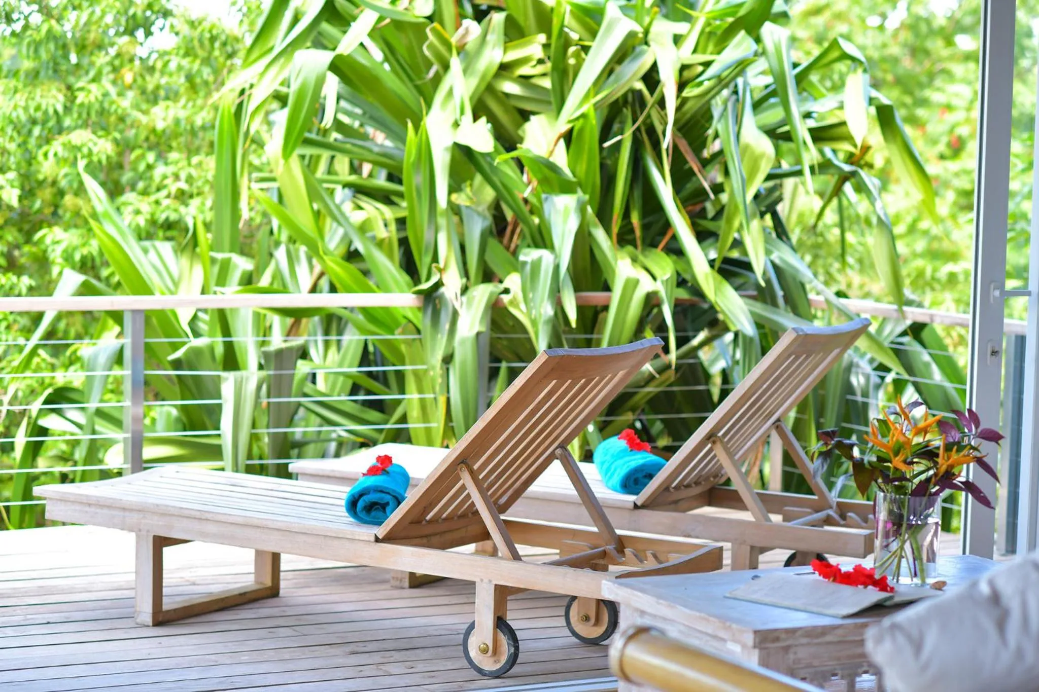 Garden in Diniview Villa Resort