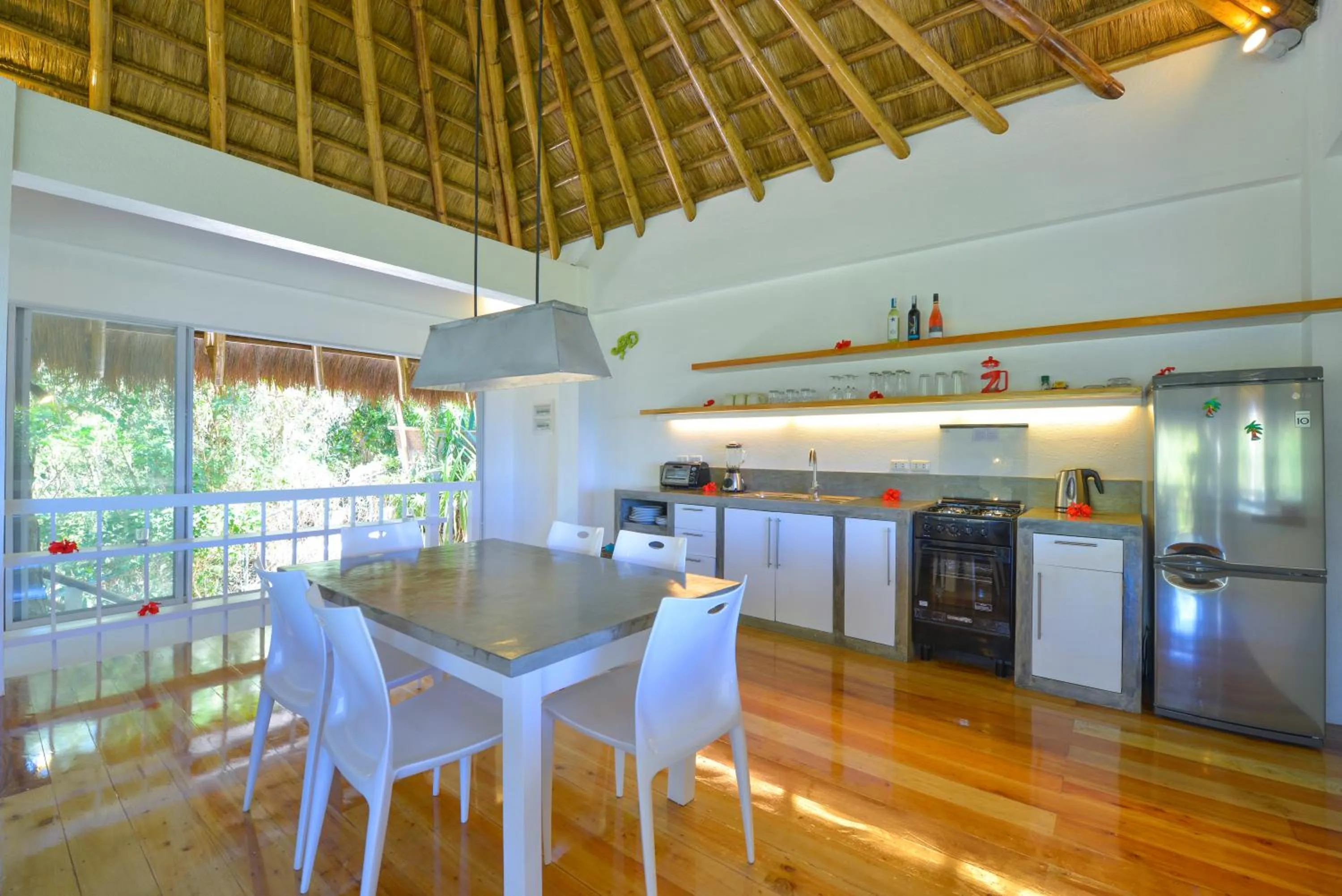 Kitchen or kitchenette in Diniview Villa Resort