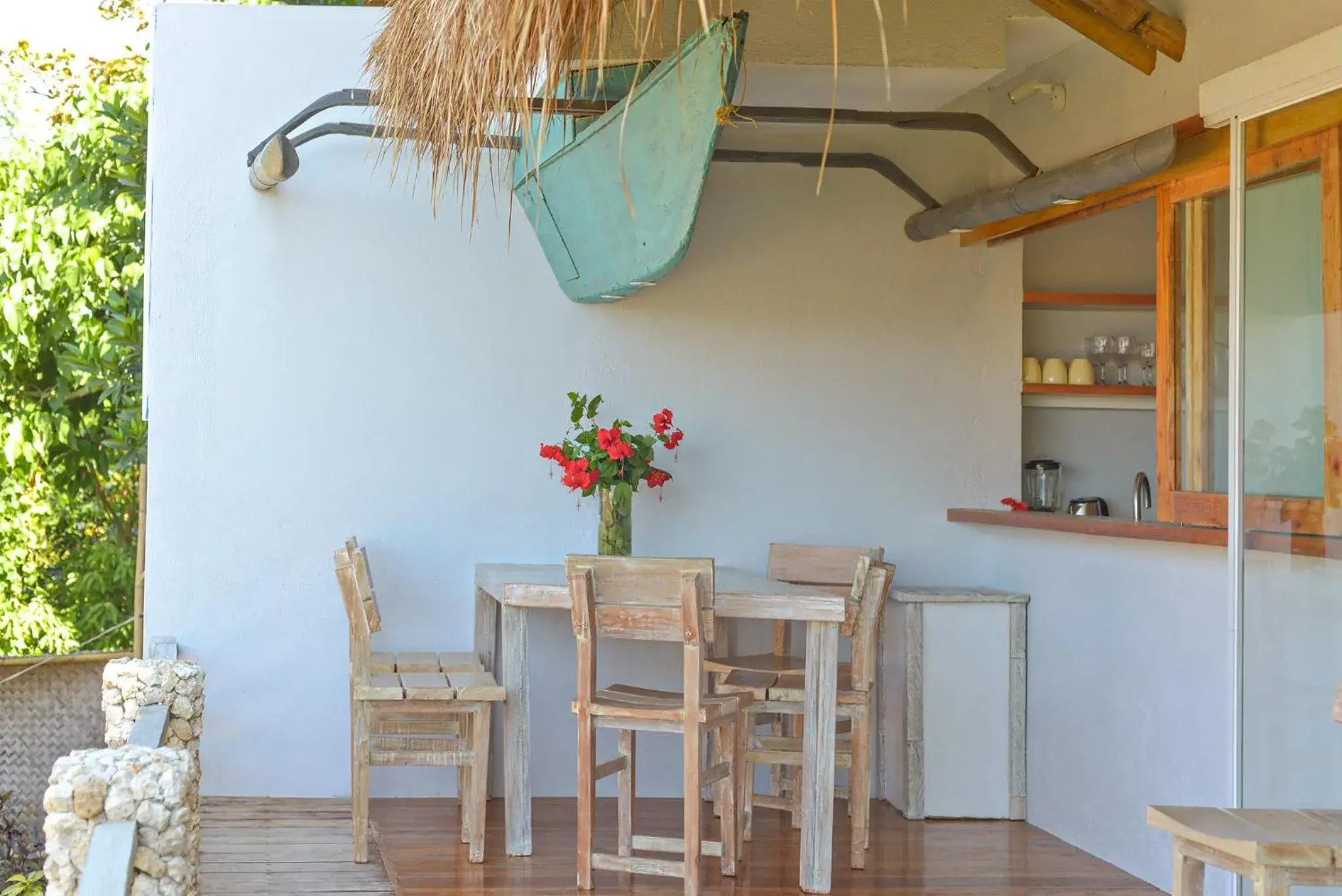 Dining area in Diniview Villa Resort Dining area in Diniview Villa Resort