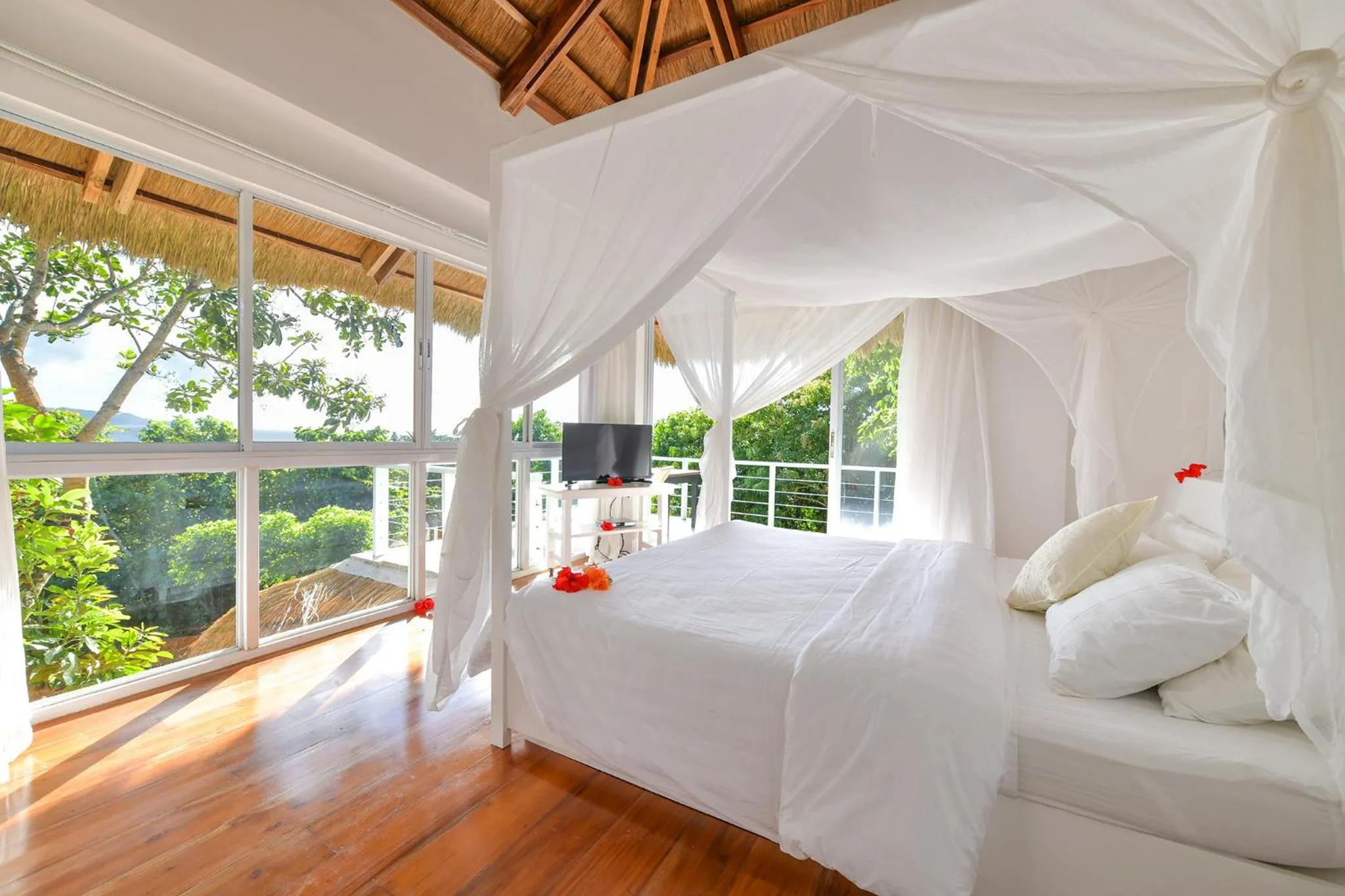 Balcony/Terrace, Bed in Diniview Villa Resort