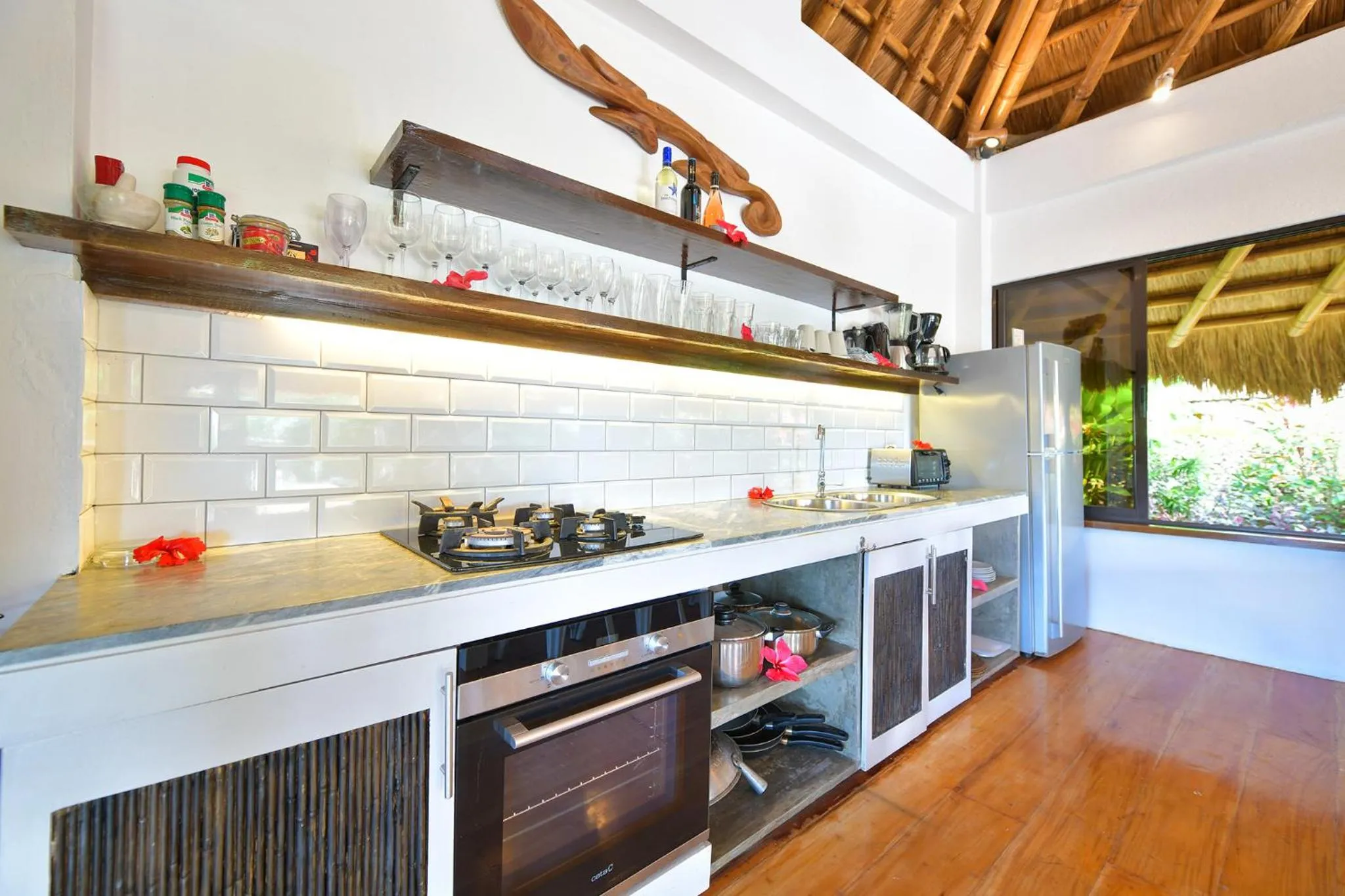 Coffee/tea facilities in Diniview Villa Resort