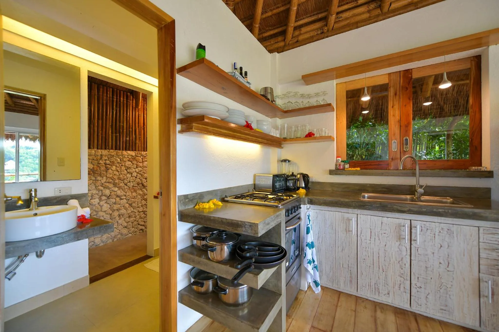 Kitchen or kitchenette in Diniview Villa Resort
