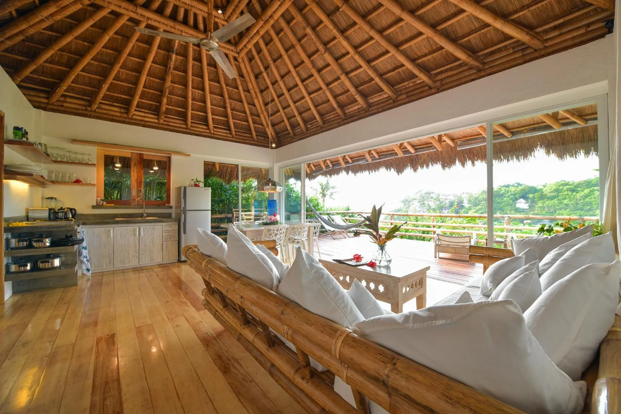 Kitchen or kitchenette in Diniview Villa Resort