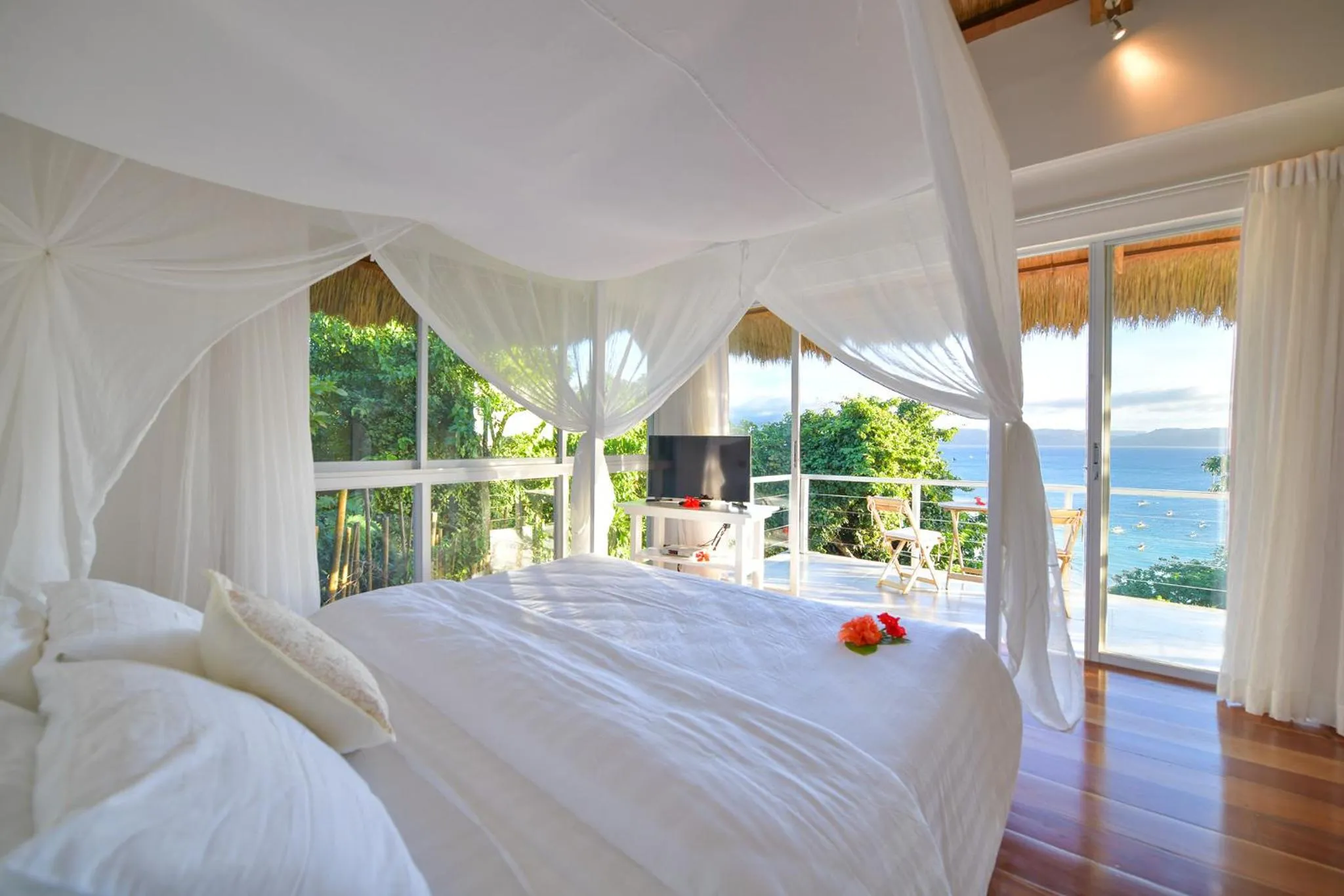 Balcony/Terrace, Bed in Diniview Villa Resort
