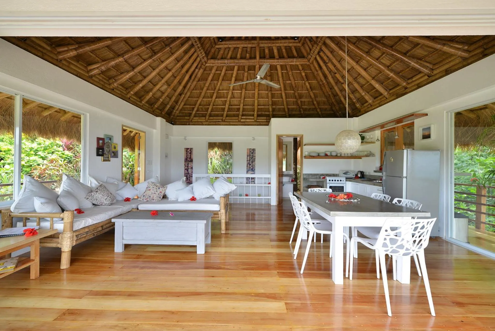 Living room in Diniview Villa Resort