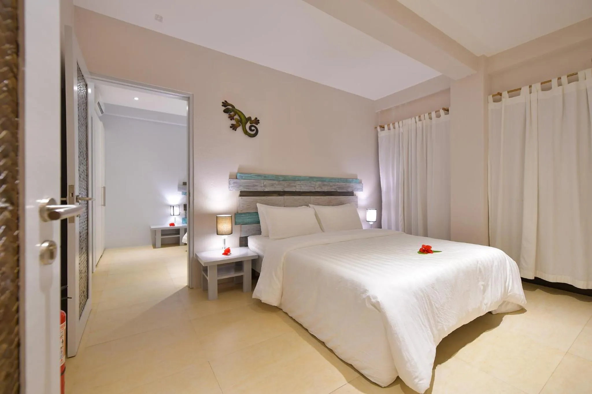 Photo of the whole room, Bed in Diniview Villa Resort
