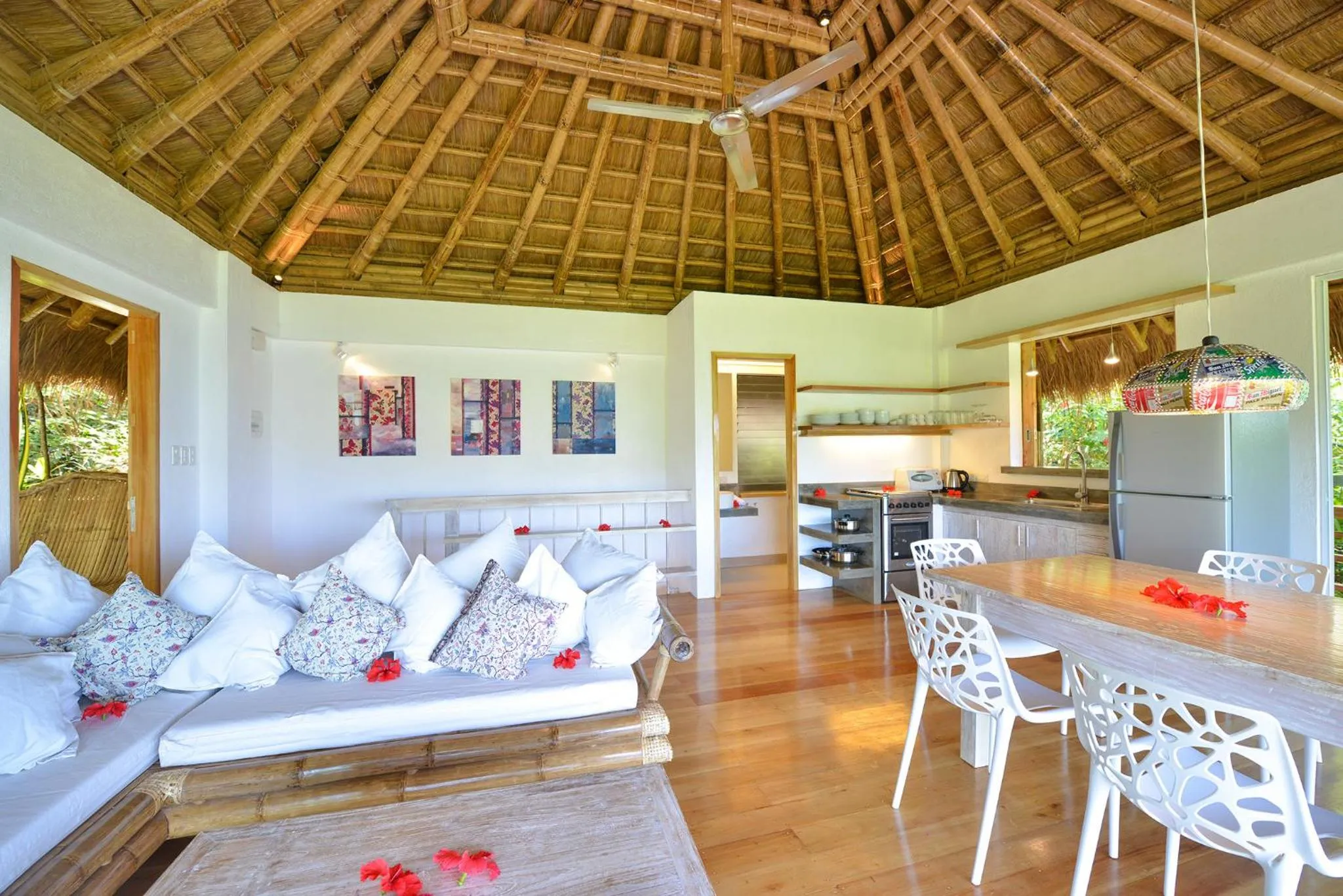 Kitchen or kitchenette in Diniview Villa Resort