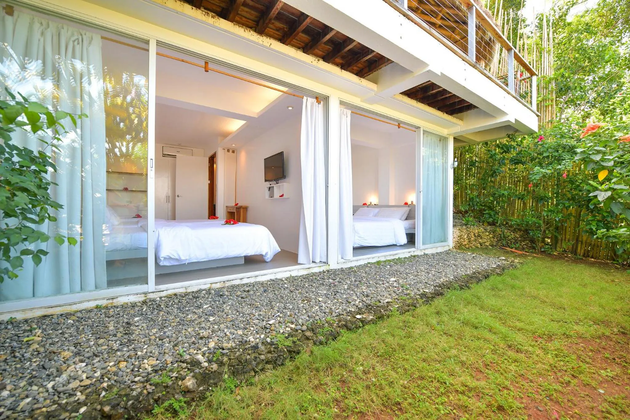 Property building, Bed in Diniview Villa Resort