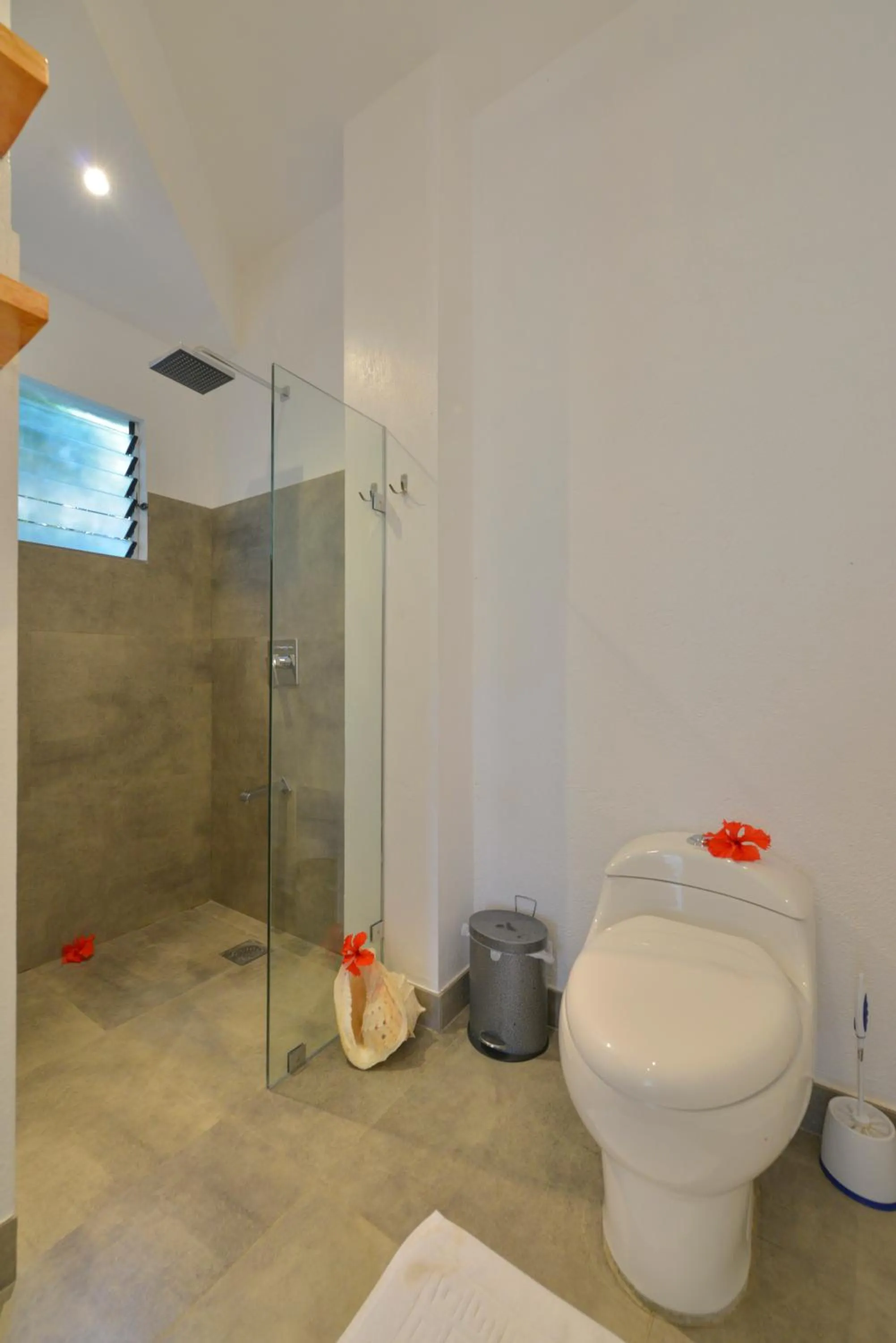 Toilet in Diniview Villa Resort