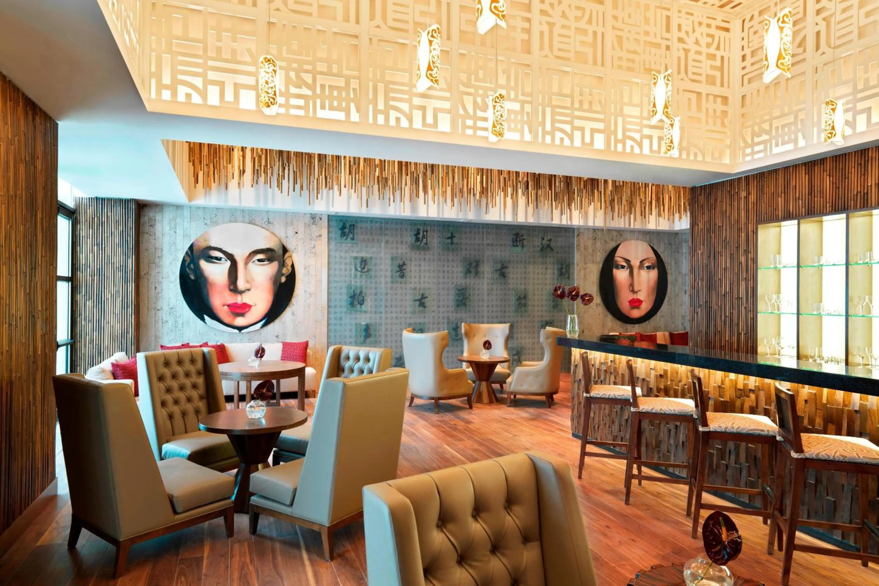 Lounge or bar in Pik Palace, Shahdag, Autograph Collection