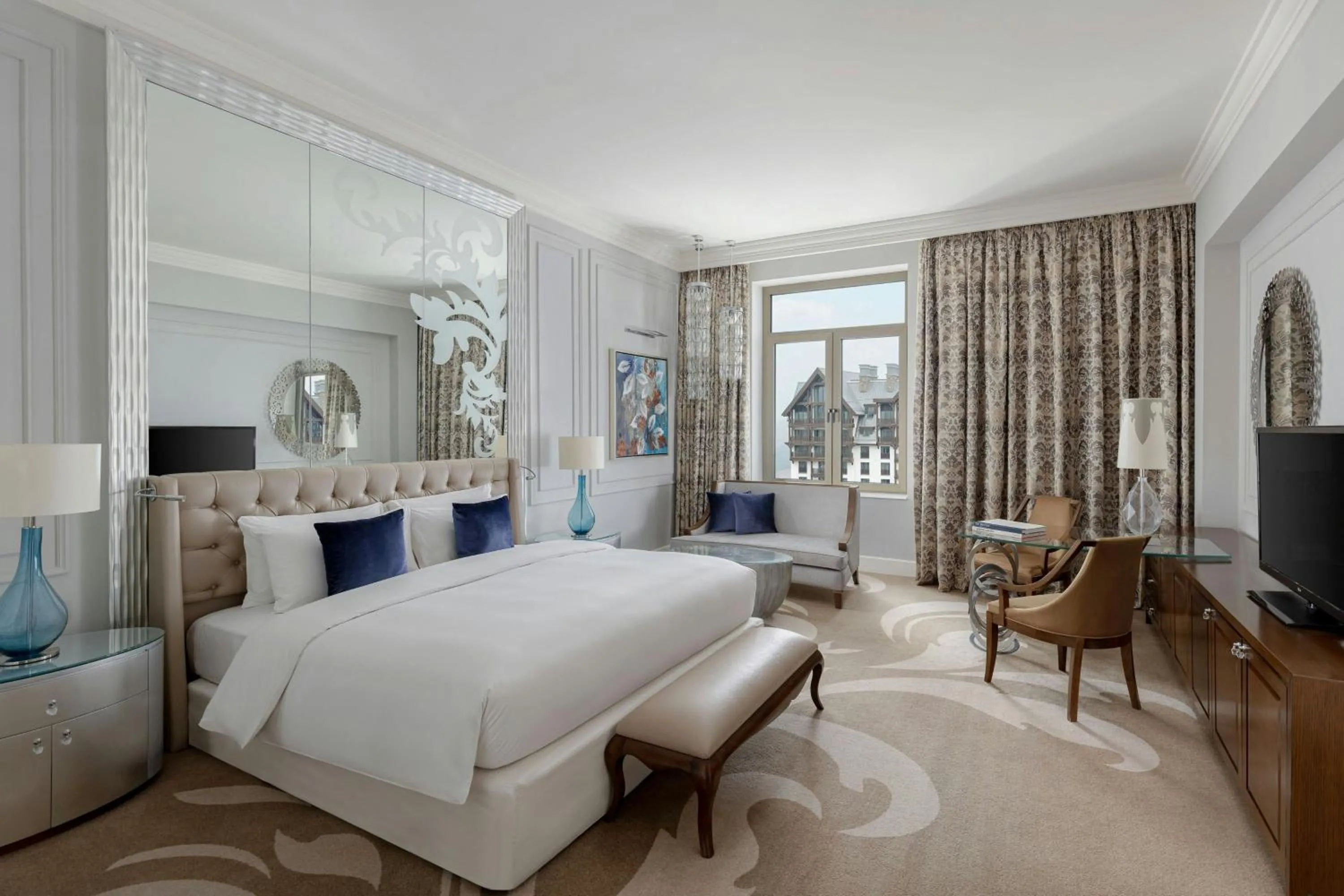 Photo of the whole room, Bed in Pik Palace, Shahdag, Autograph Collection