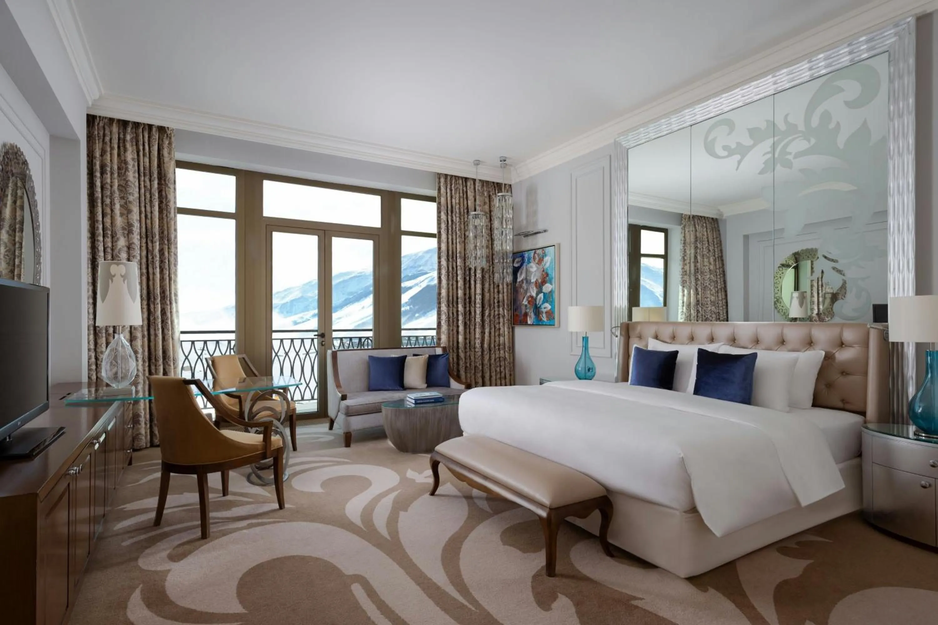 Photo of the whole room, Bed in Pik Palace, Shahdag, Autograph Collection