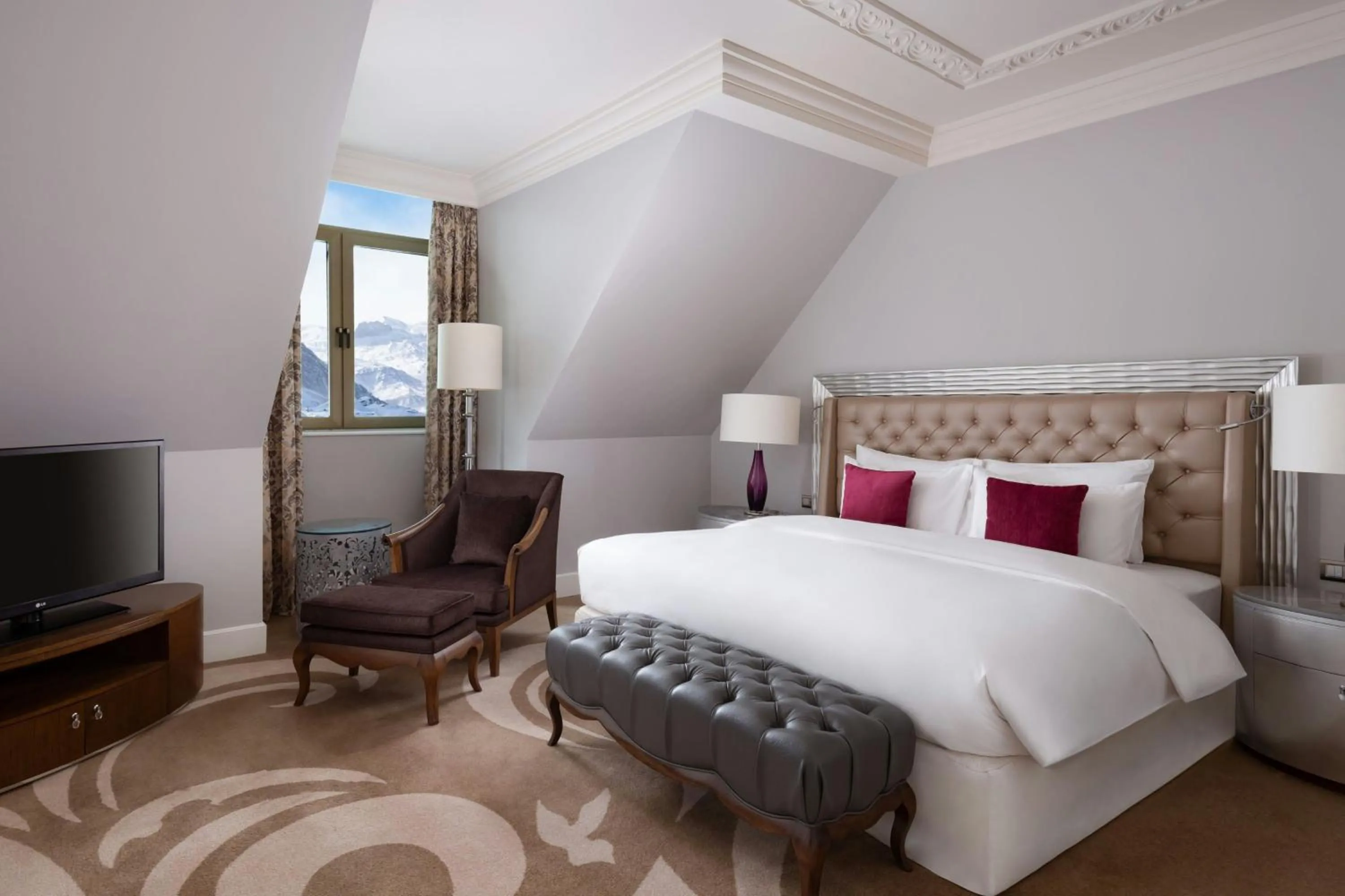 Photo of the whole room, Bed in Pik Palace, Shahdag, Autograph Collection