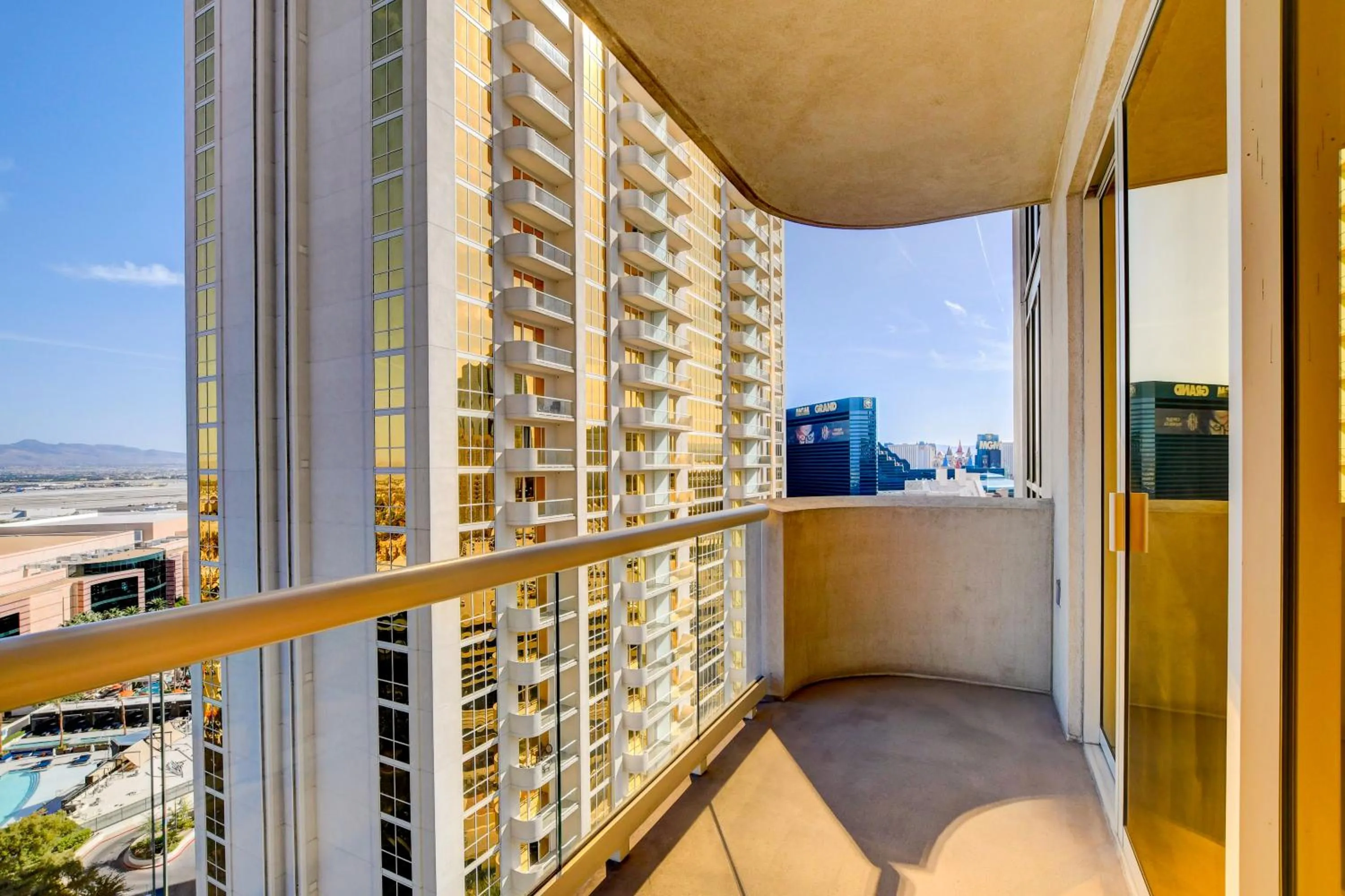 MGM Signature Towers by FantasticStay