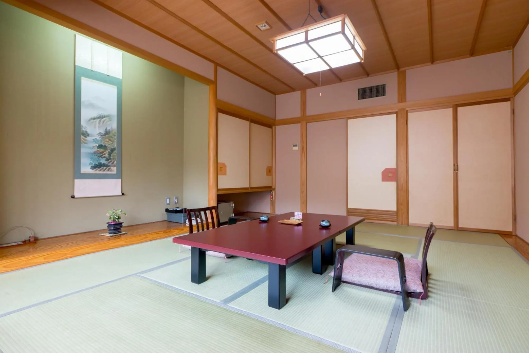 Photo of the whole room in Shosenkaku