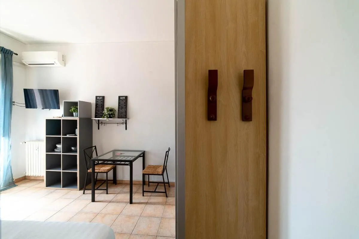 Facade/entrance in Hbhall Residenze Darsena