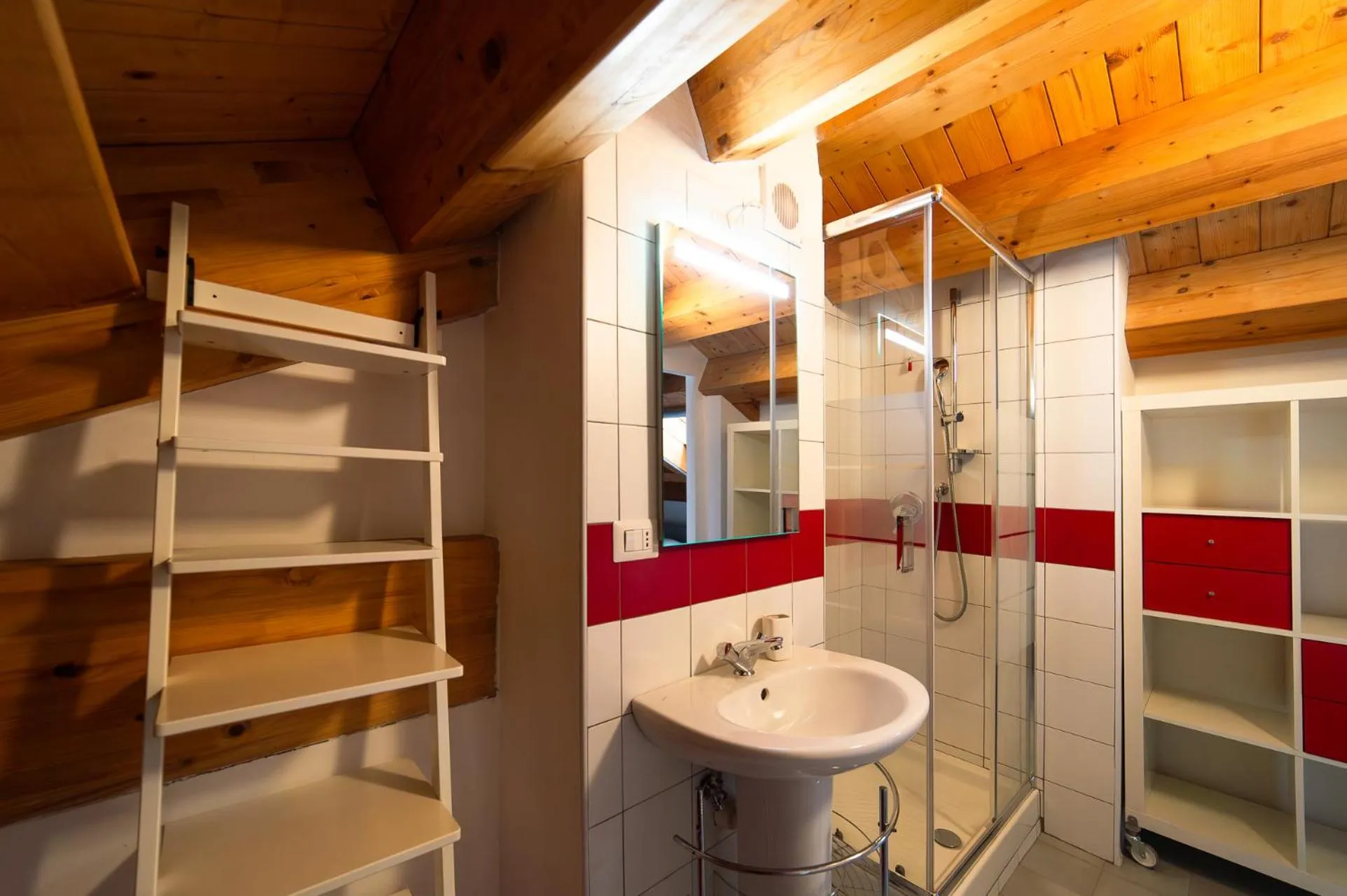 Shower in Hbhall Residenze Darsena