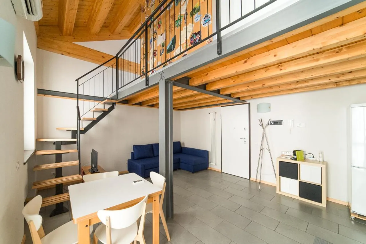 Dining area in Hbhall Residenze Darsena