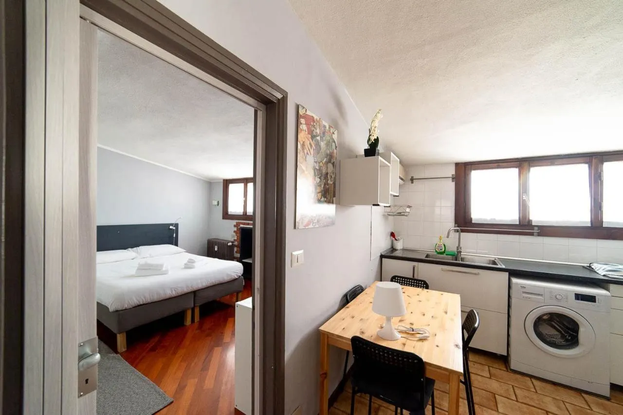 Photo of the whole room, Bed in Hbhall Residenze Darsena