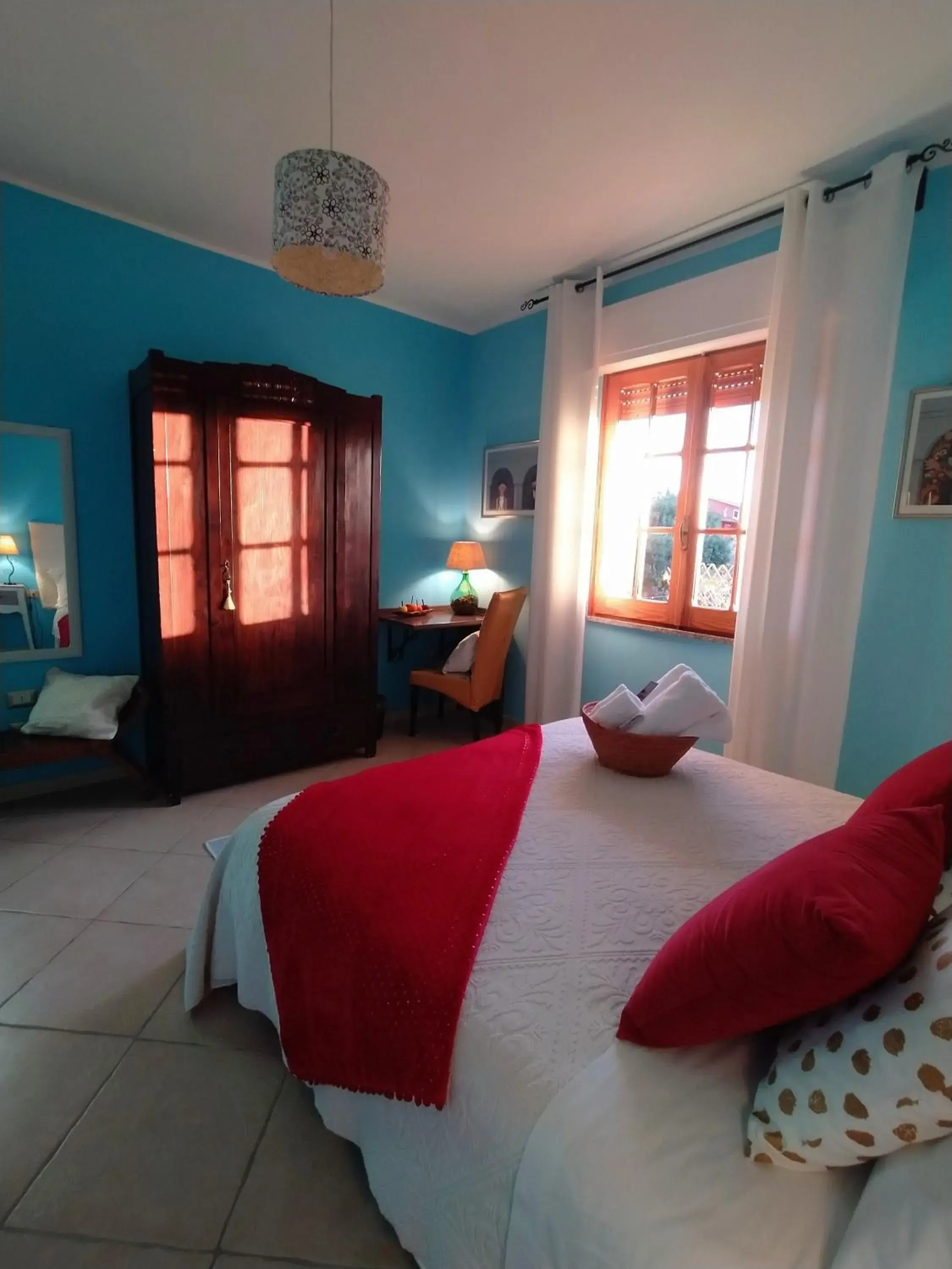 Standard Double or Twin Room with Balcony - single occupancy in Il Sentiero B&Bìo Standard Double or Twin Room with Balcony - single occupancy in Il Sentiero B&Bìo