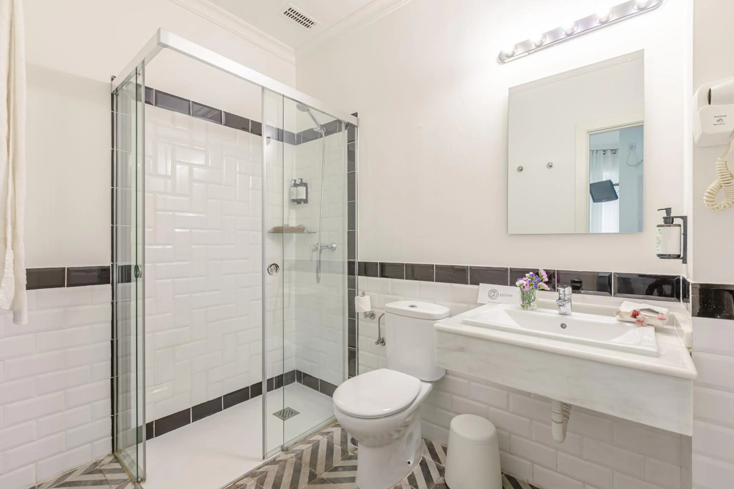 Shower in nüa alameda