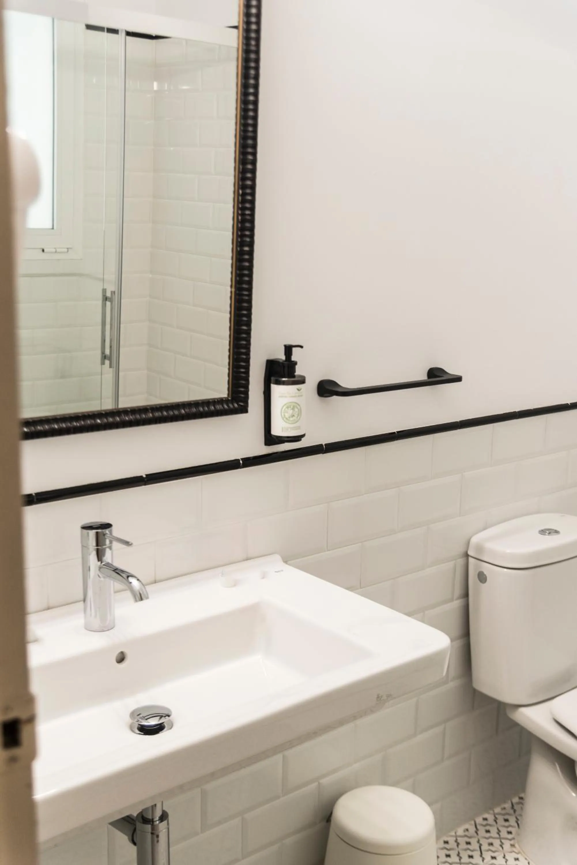 Bathroom in nüa alameda