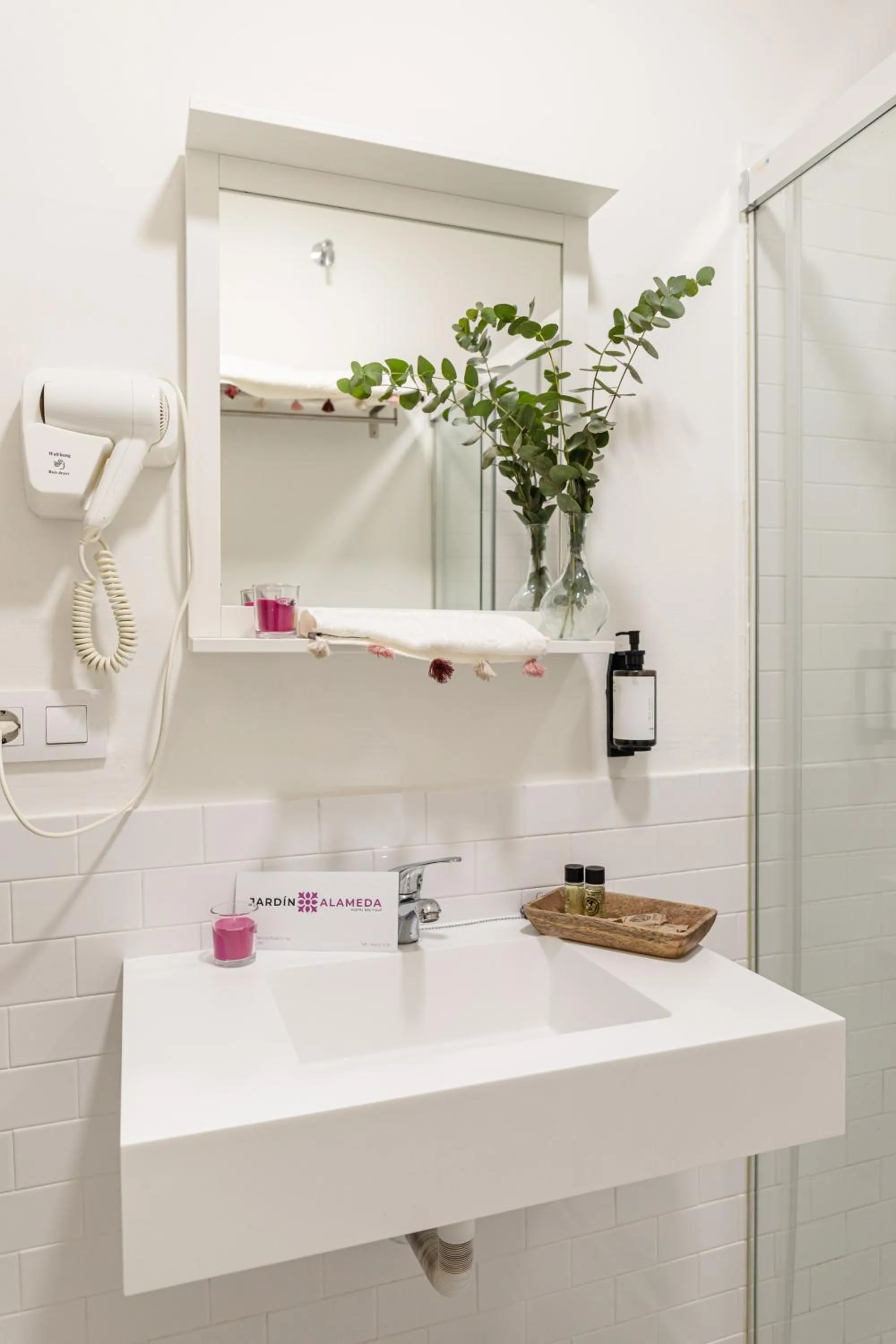 Bathroom in nüa alameda