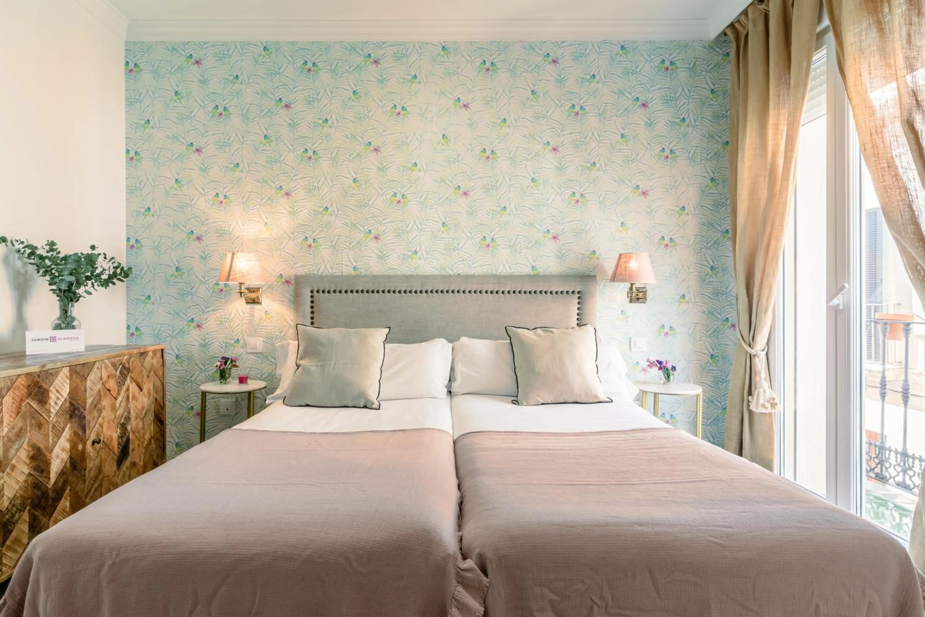 Bedroom, Bed in nüa alameda