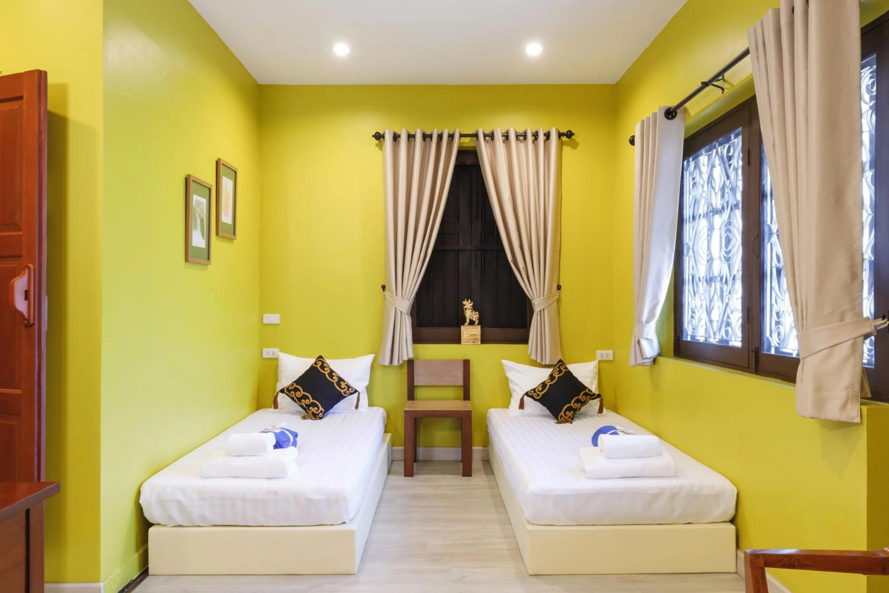 Bedroom, Bed in ILILI House