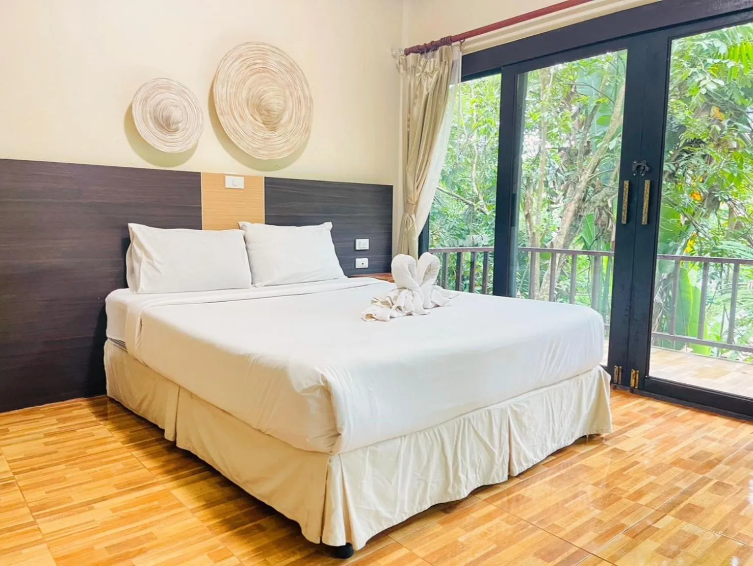 Bed in สงขลาคีรี รีสอร์ท SongkhlaKeeree Resort