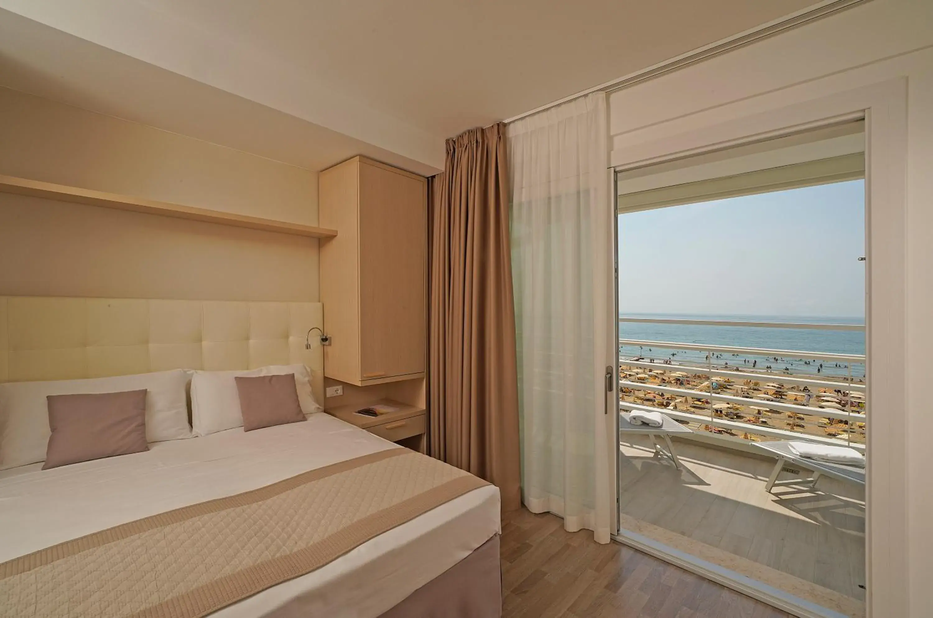 Deluxe Double Room with Sea View in Hotel Strand a frontemare Deluxe Double Room with Sea View in Hotel Strand a frontemare