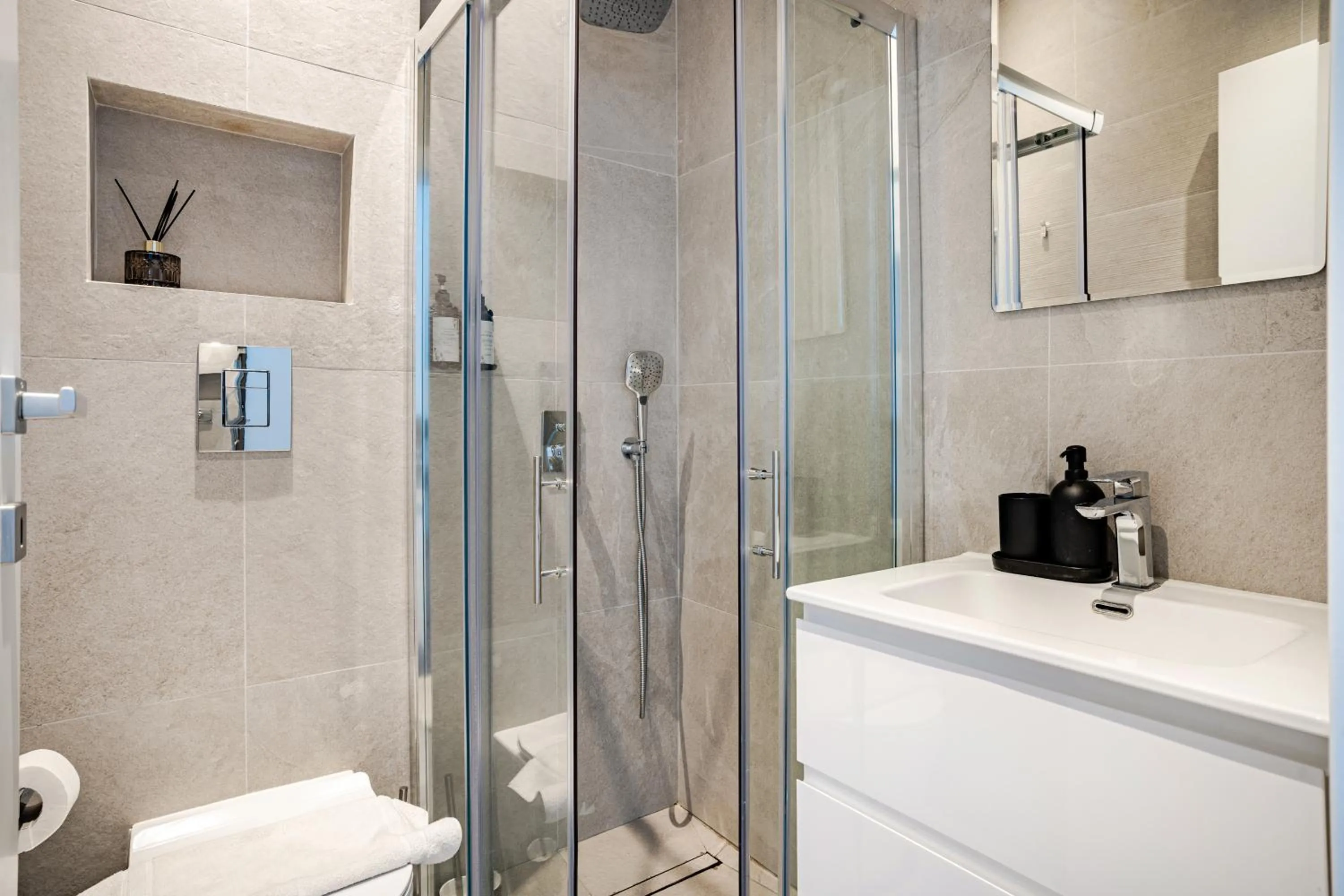 Shower in Yamas Urban Living Sequoia Residence