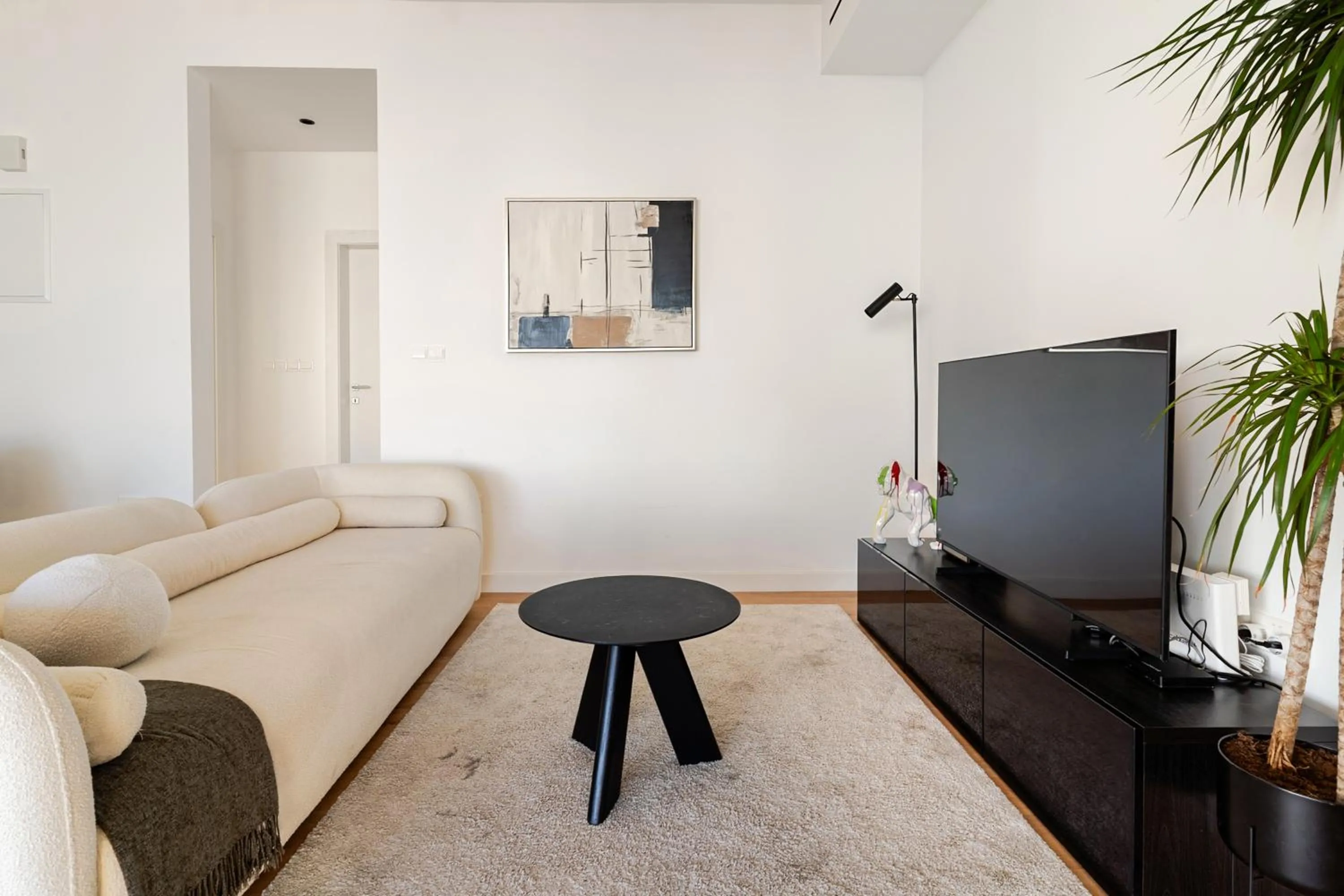 TV and multimedia in Yamas Urban Living Sequoia Residence