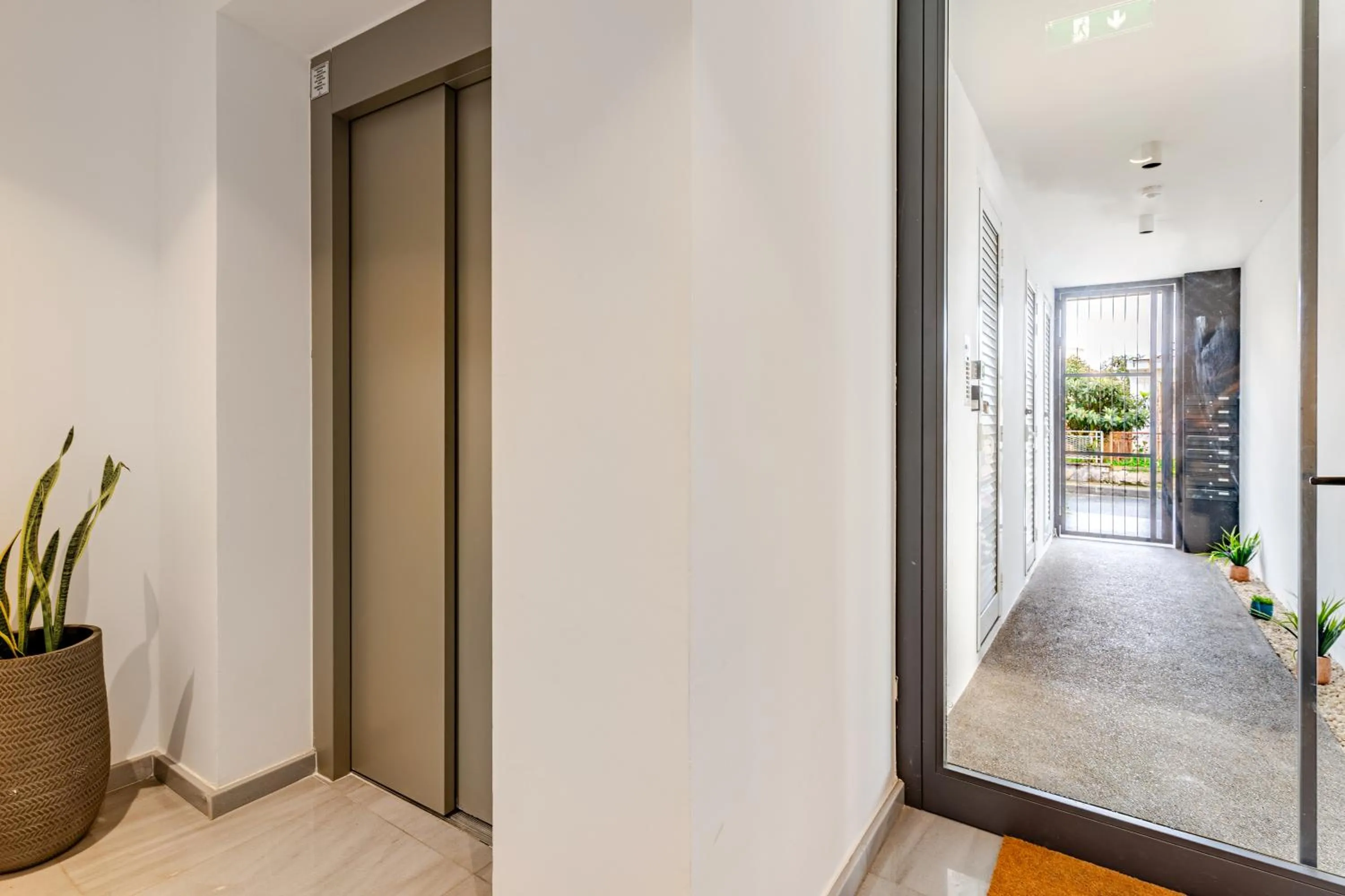 Facade/entrance in Yamas Urban Living Sequoia Residence