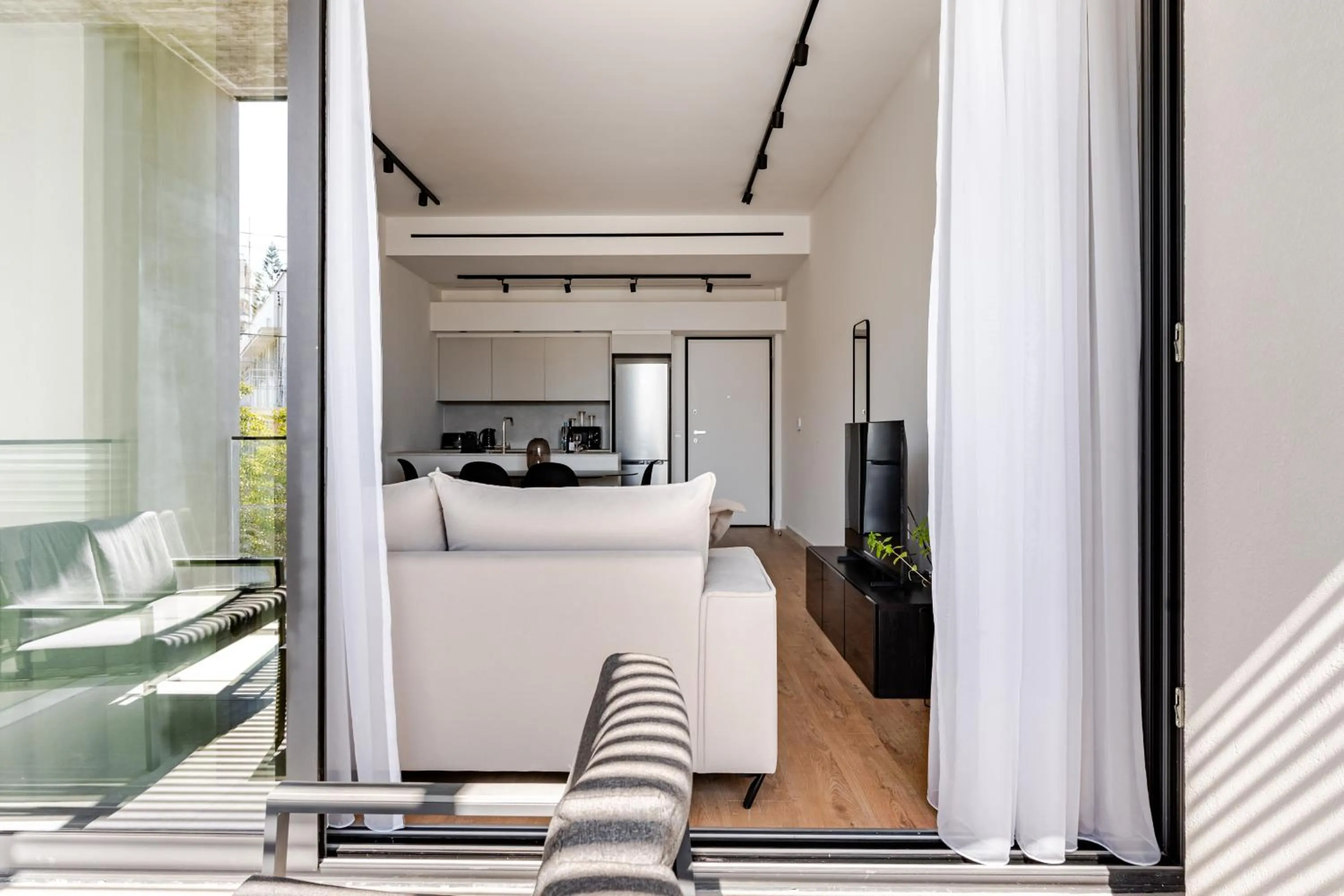 TV and multimedia in Yamas Urban Living Sequoia Residence