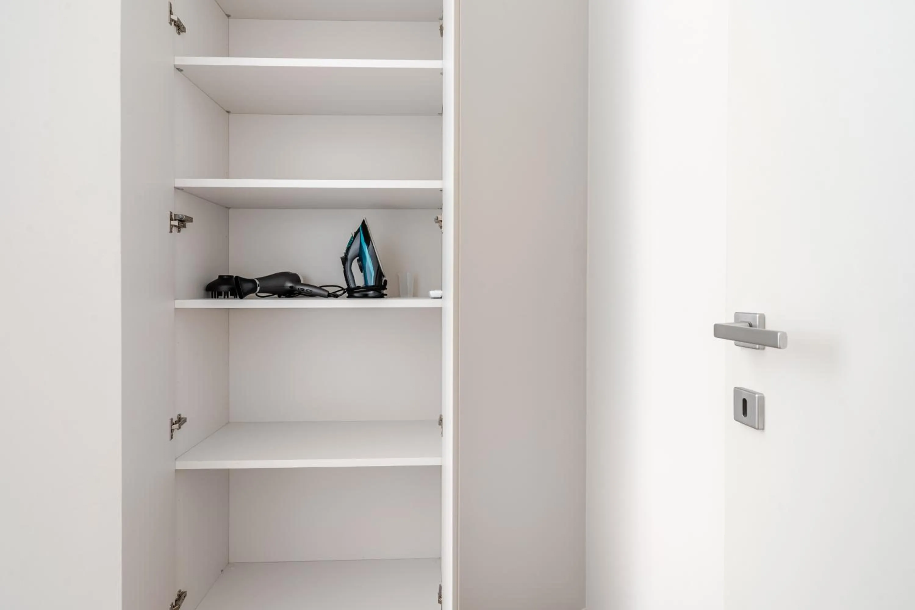 wardrobe in Yamas Urban Living Sequoia Residence