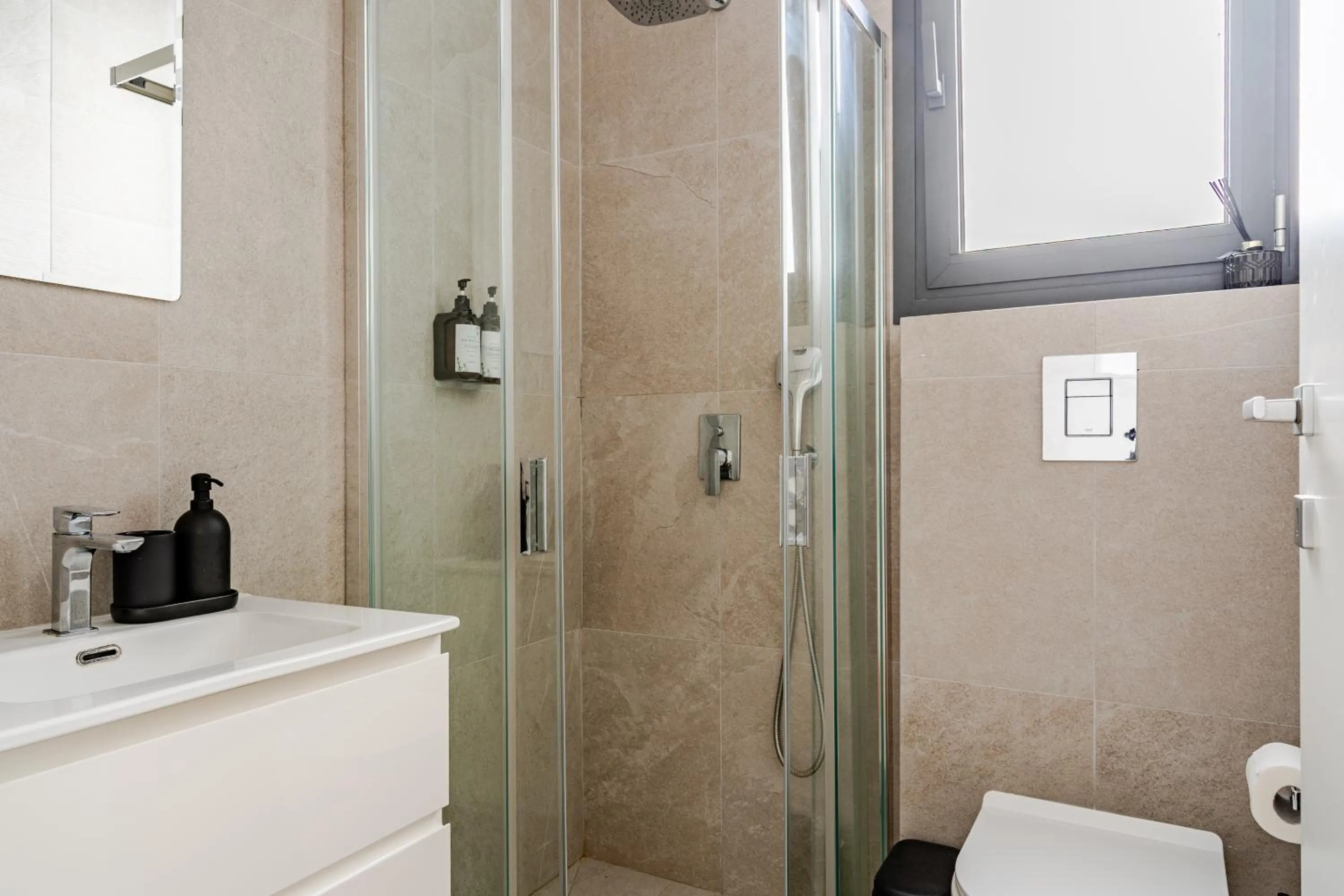 Shower in Yamas Urban Living Sequoia Residence